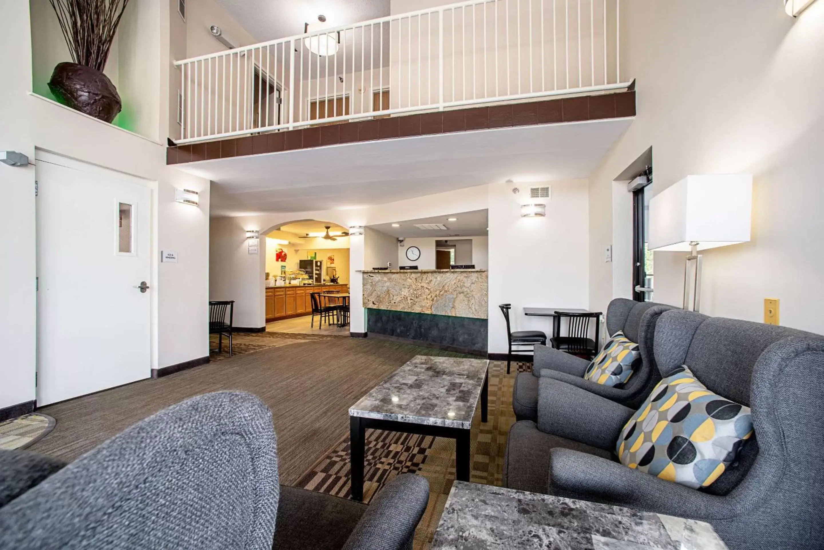 Lobby or reception, Seating Area in Quality Inn Near Six Flags St. Louis