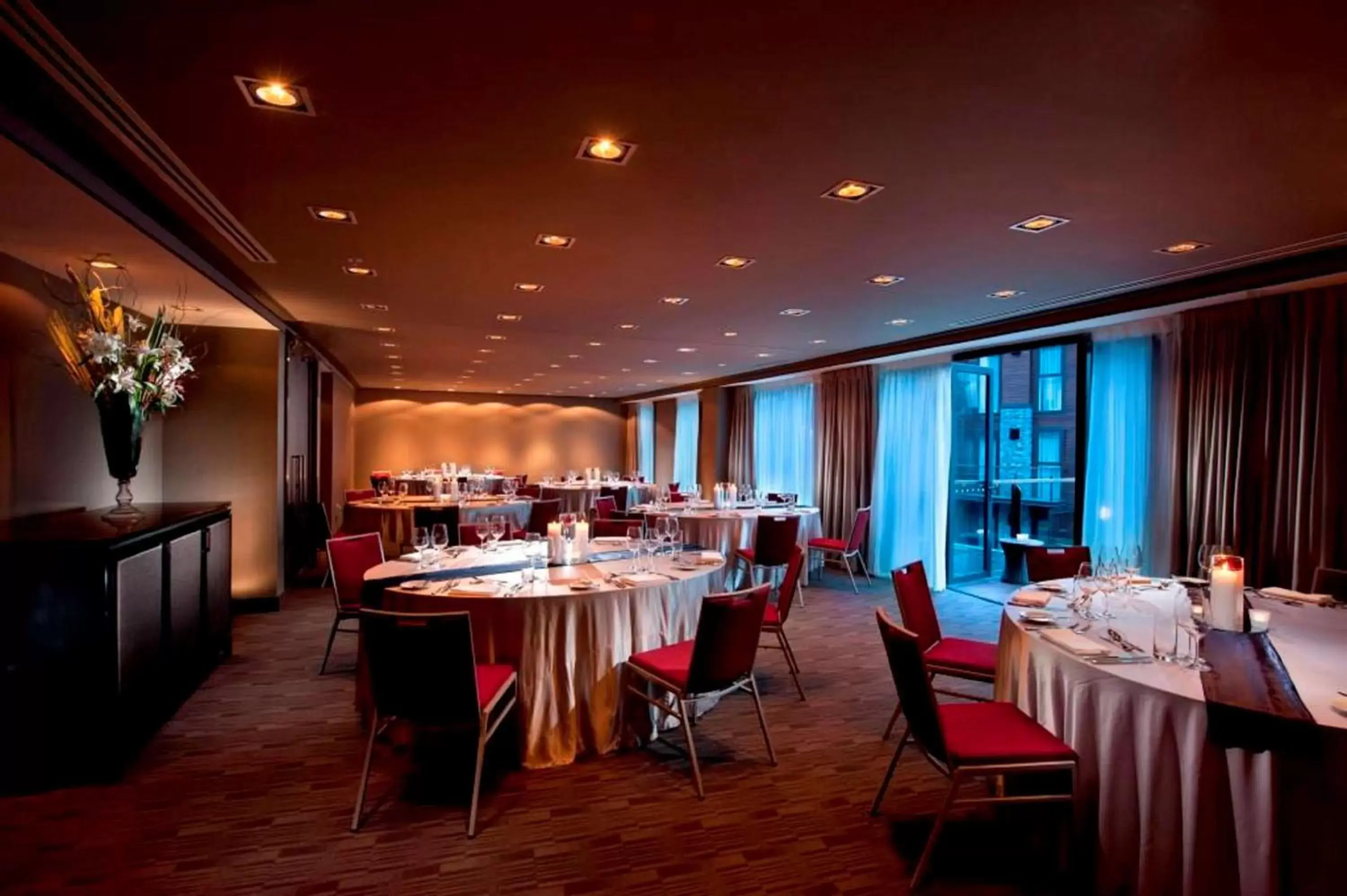 Meeting/conference room, Restaurant/Places to Eat in DoubleTree by Hilton Queenstown