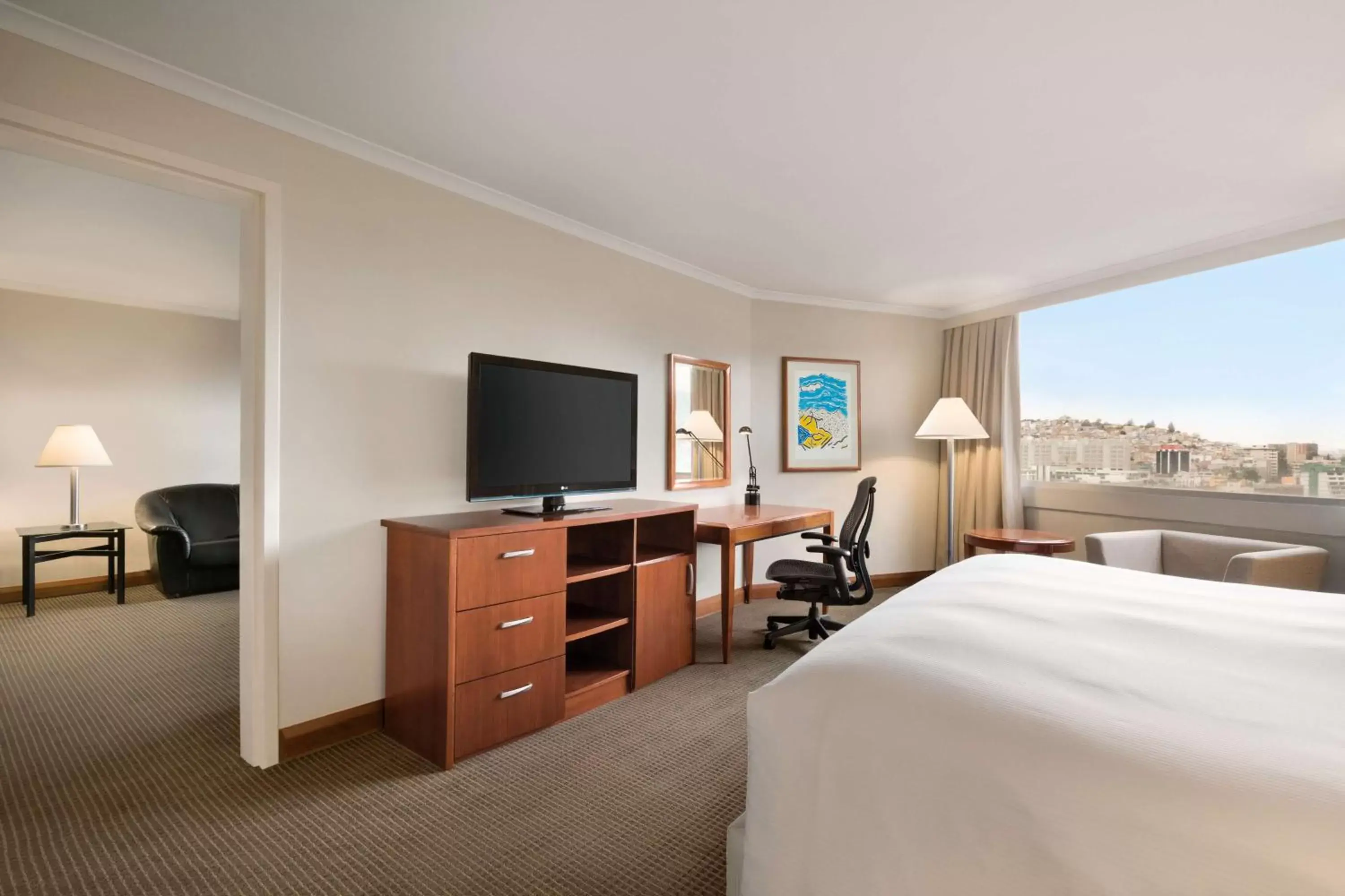 Bedroom, TV/Entertainment Center in Hilton Colon Quito Hotel