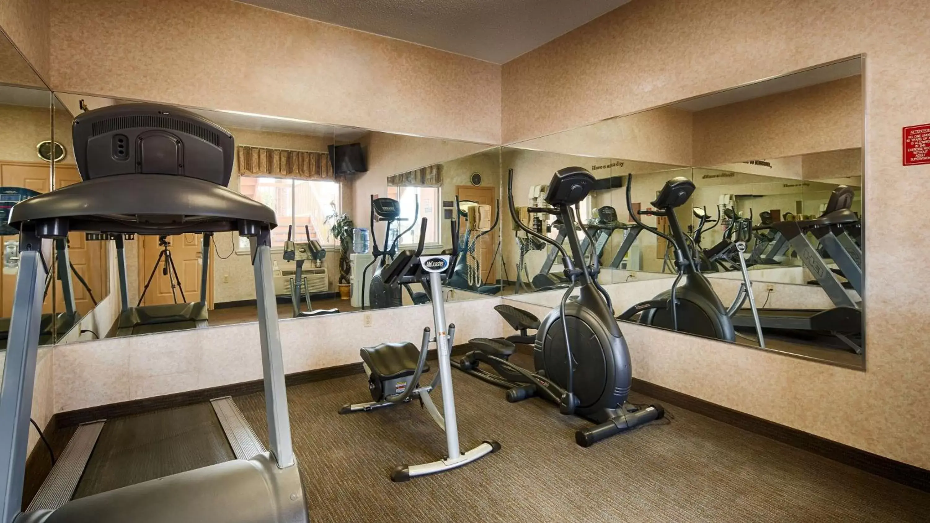 Fitness centre/facilities, Fitness Center/Facilities in SureStay Hotel by Best Western Mission