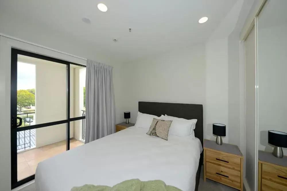 Bed in West Fitzroy Apartments