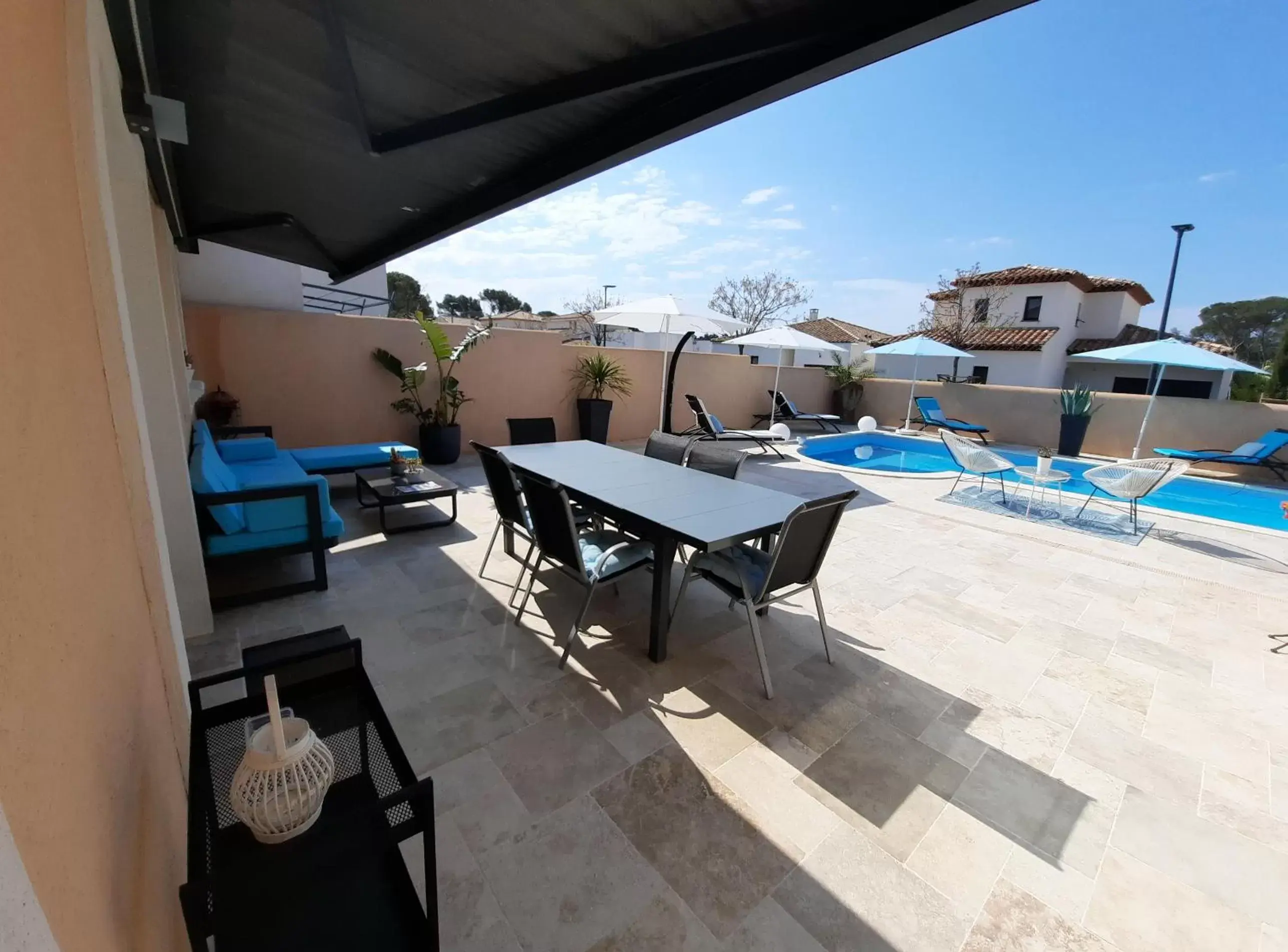 Balcony/Terrace, Swimming Pool in Chambre d'hôtes dans Villa Diane