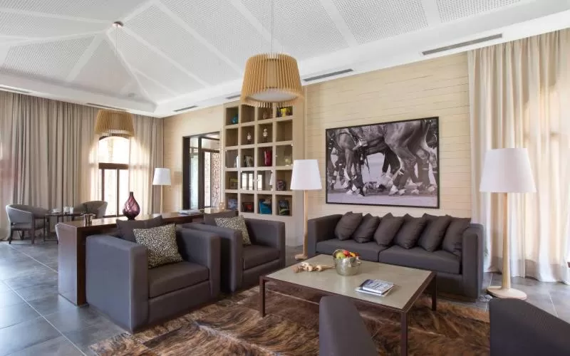 Library, Seating Area in Grace Cafayate