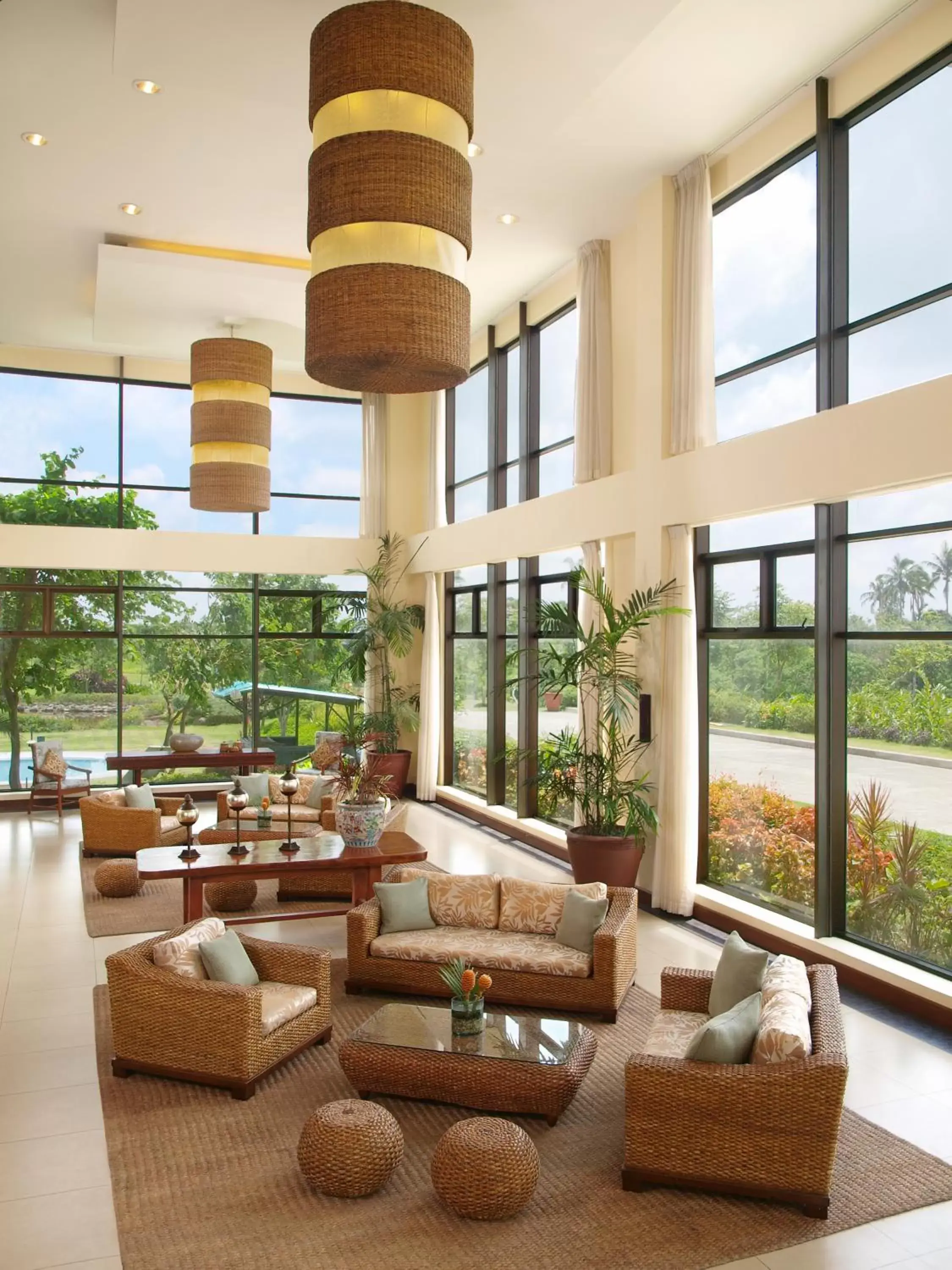Living room, Lobby/Reception in Hotel Kimberly Tagaytay
