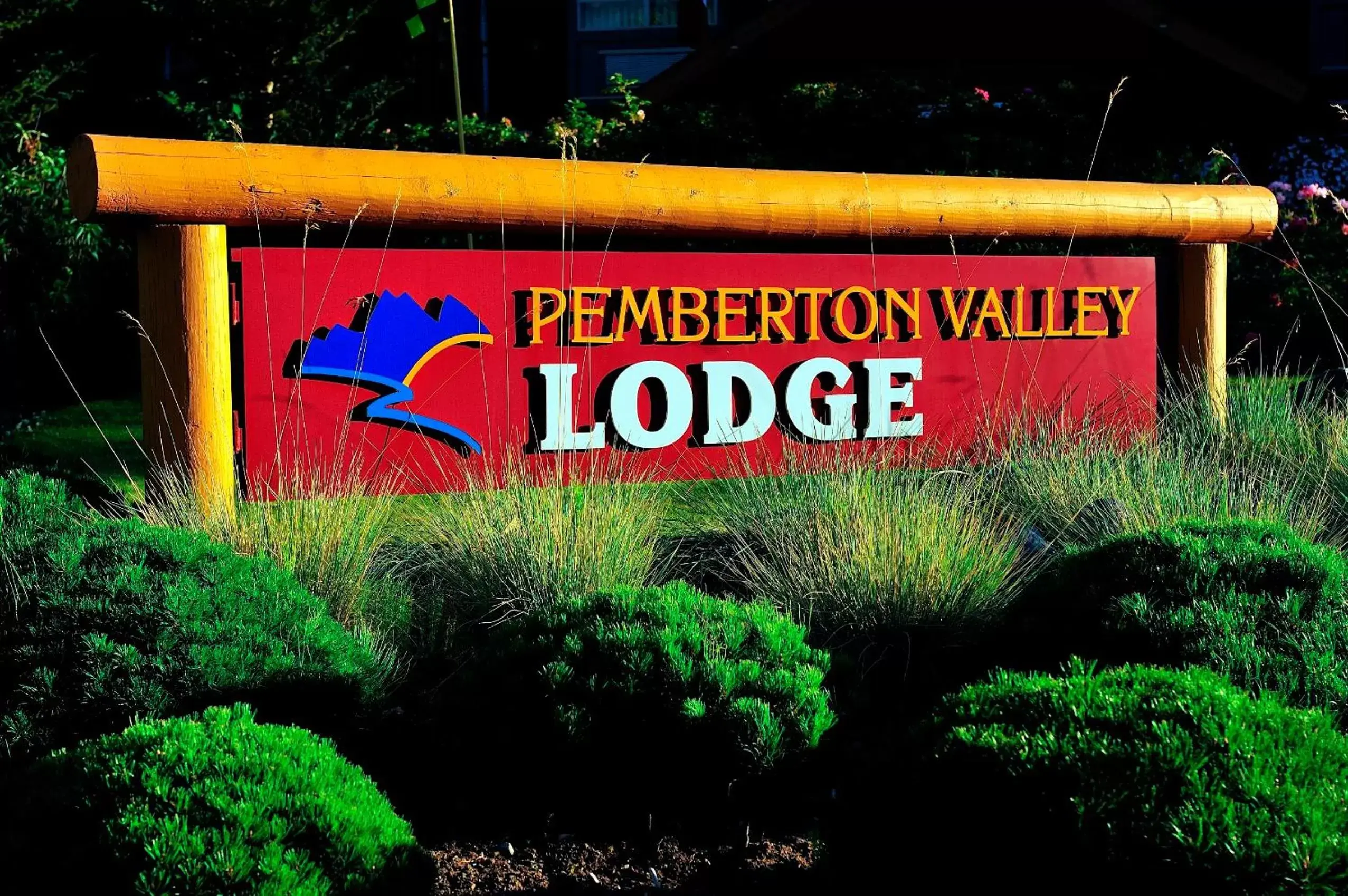 Facade/entrance in Pemberton Valley Lodge