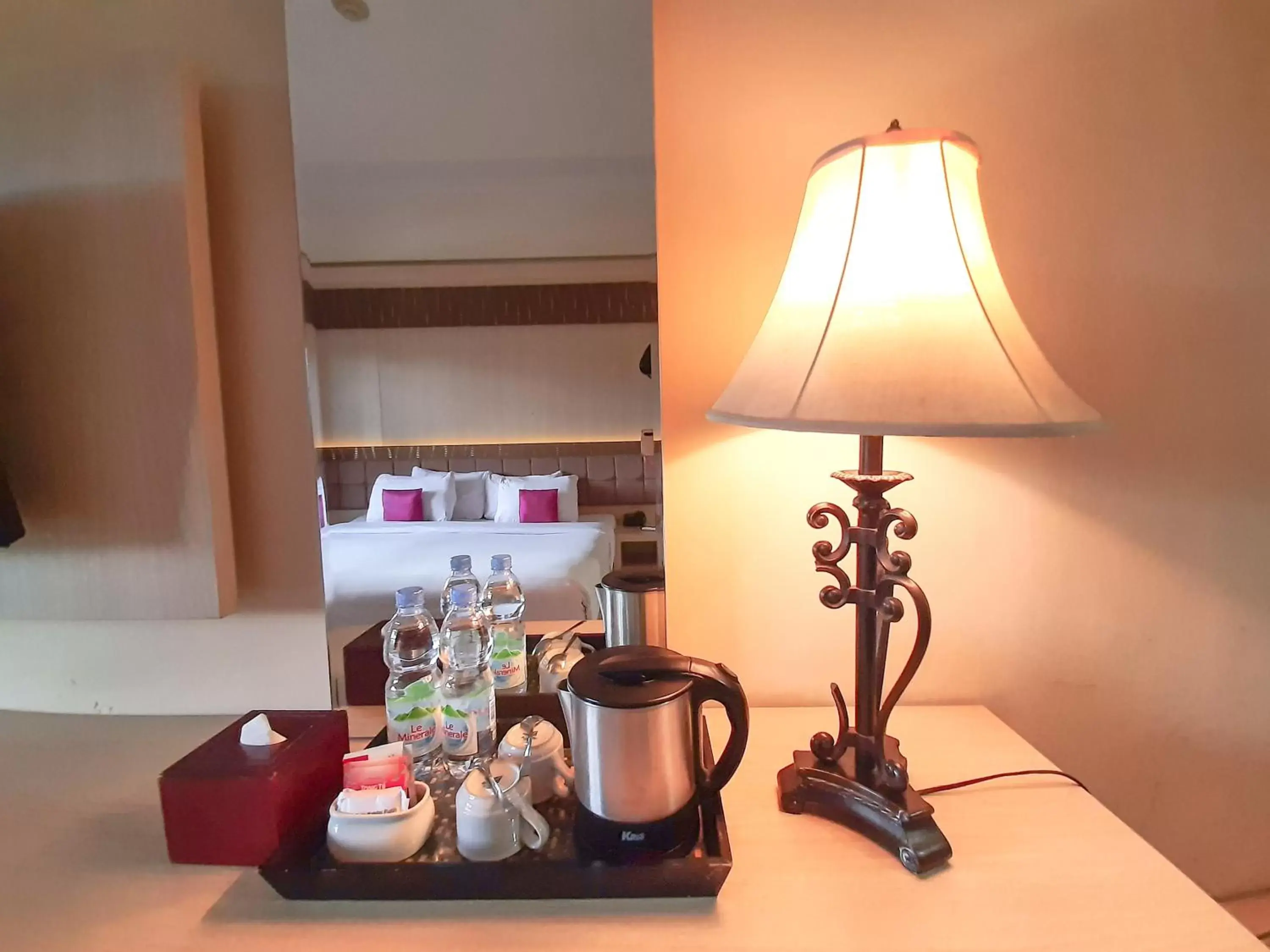 Coffee/tea facilities in Royal Orchids Garden Hotel & Condominium