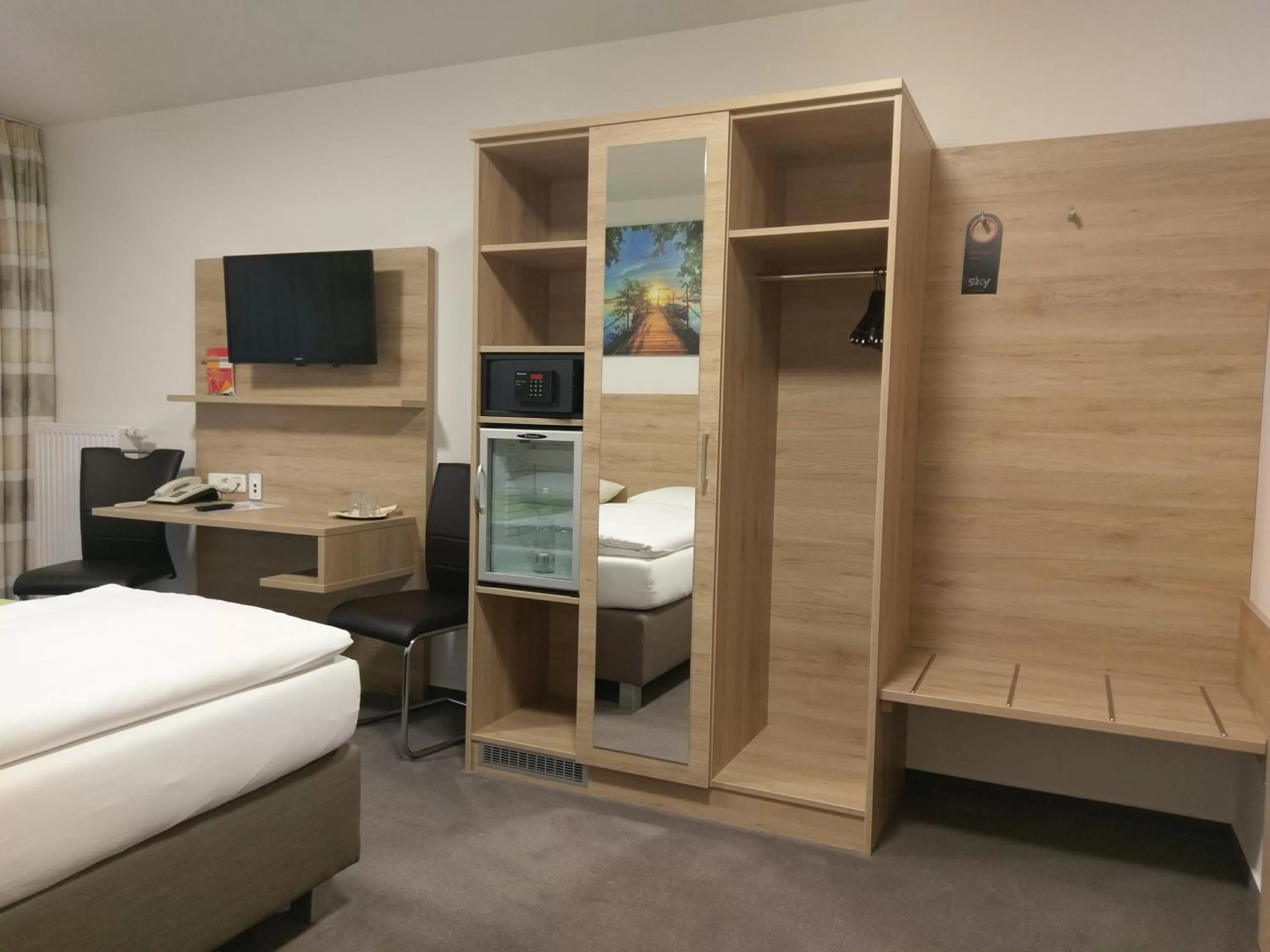 Photo of the whole room, Bed in Gasthaus Pension Rezatgrund