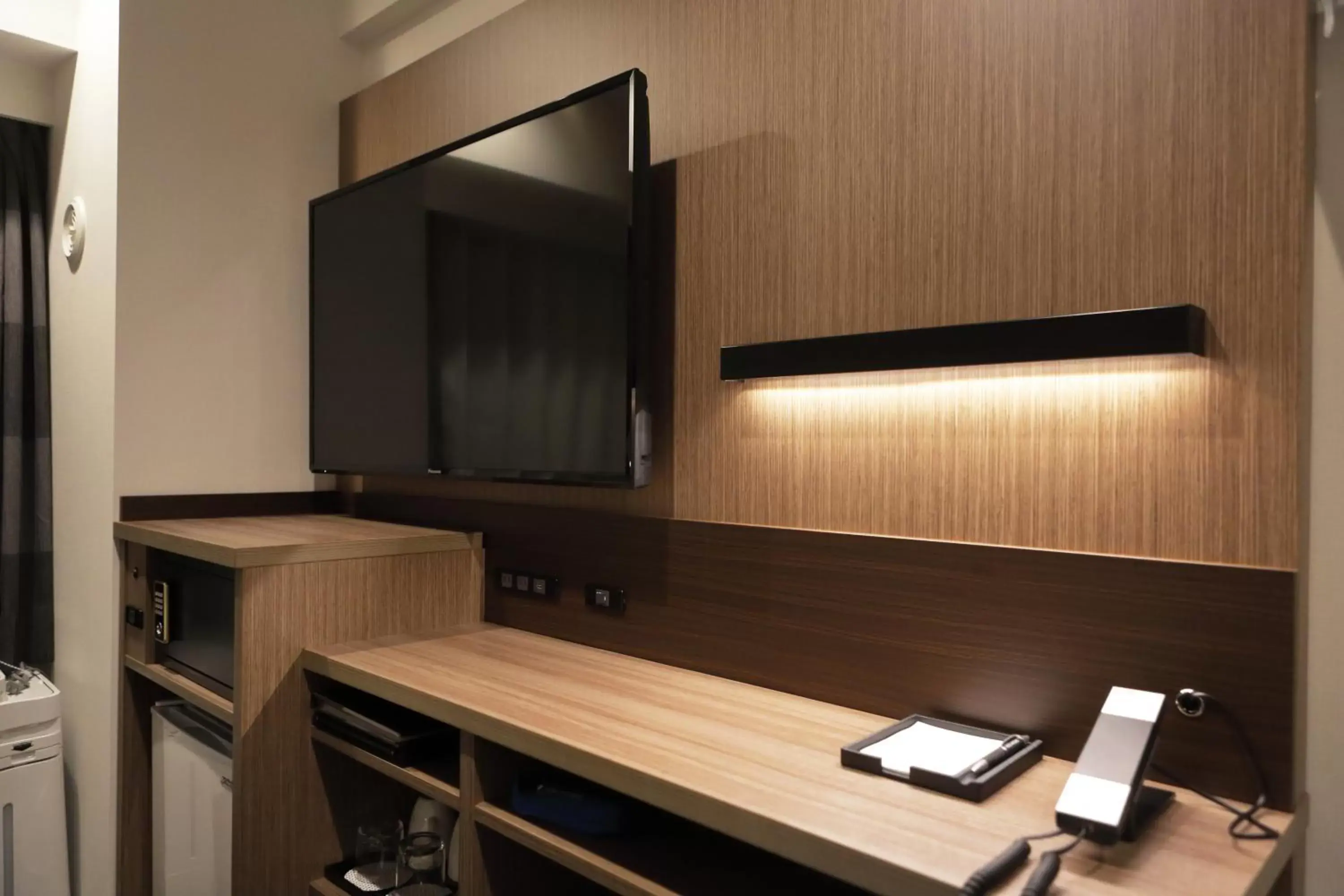 TV and multimedia, TV/Entertainment Center in HOTEL MYSTAYS Sapporo Susukino