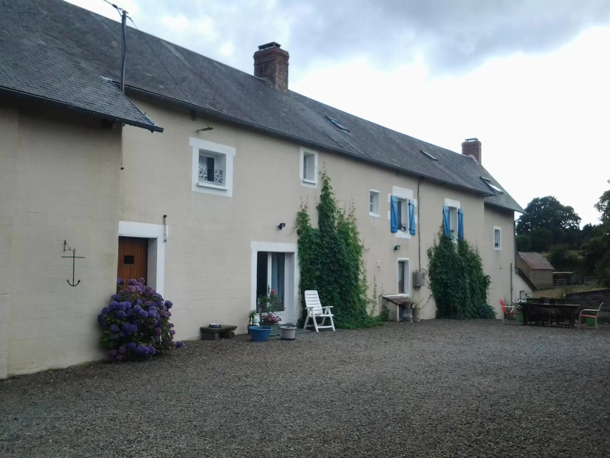 Property Building in La Parisière