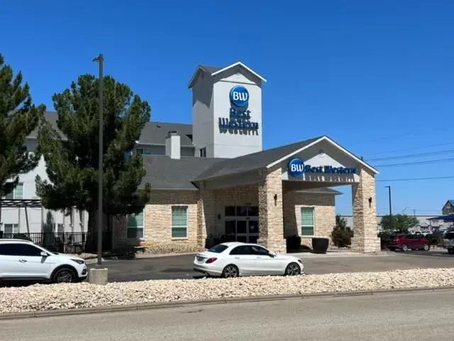 Property Building in Best Western Lubbock West Inn & Suites