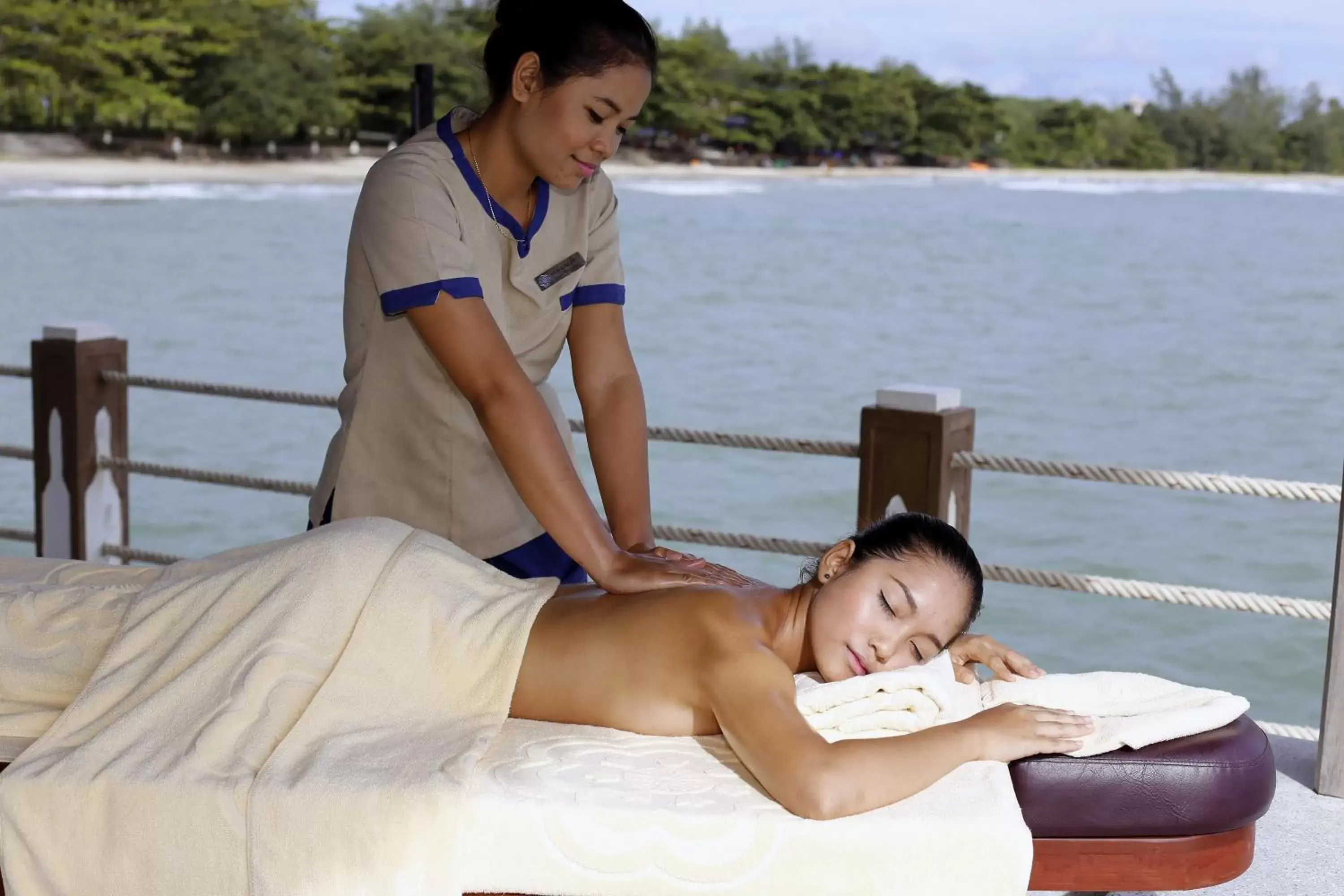 Massage in Independence Hotel Resort & Spa