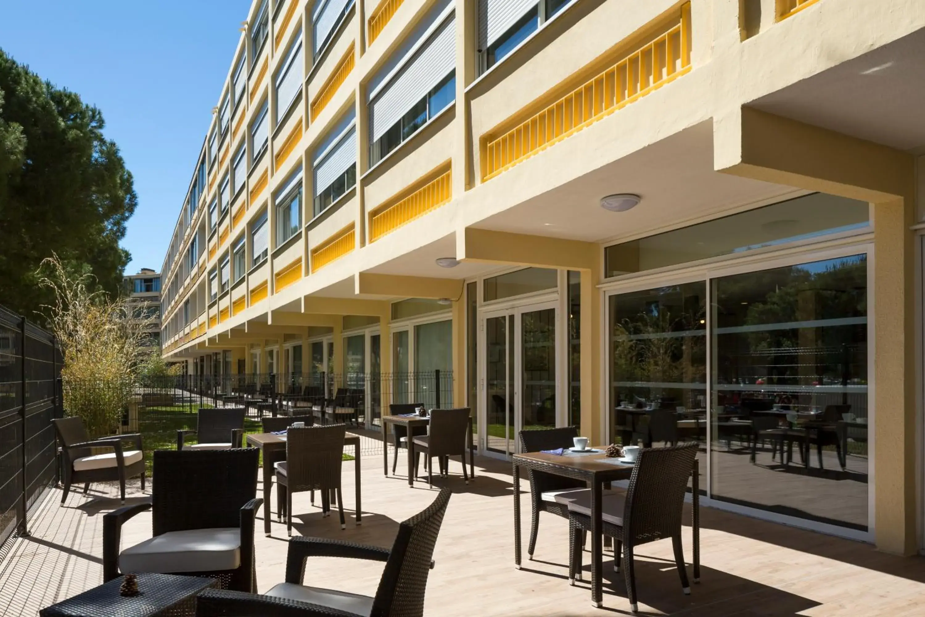 Balcony/Terrace in Operalia Hotel les Pins