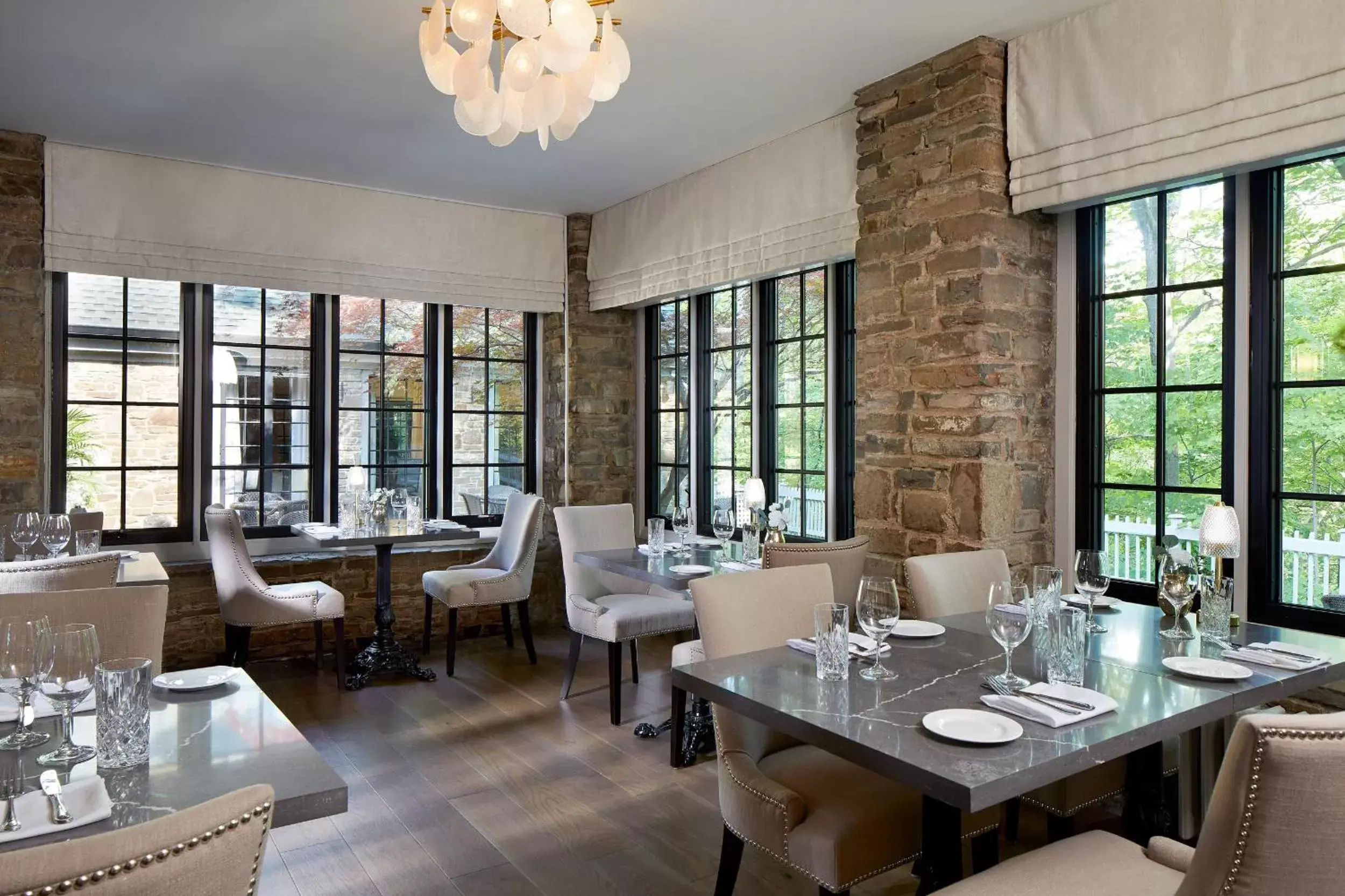Restaurant/Places to Eat in The Glenerin Inn