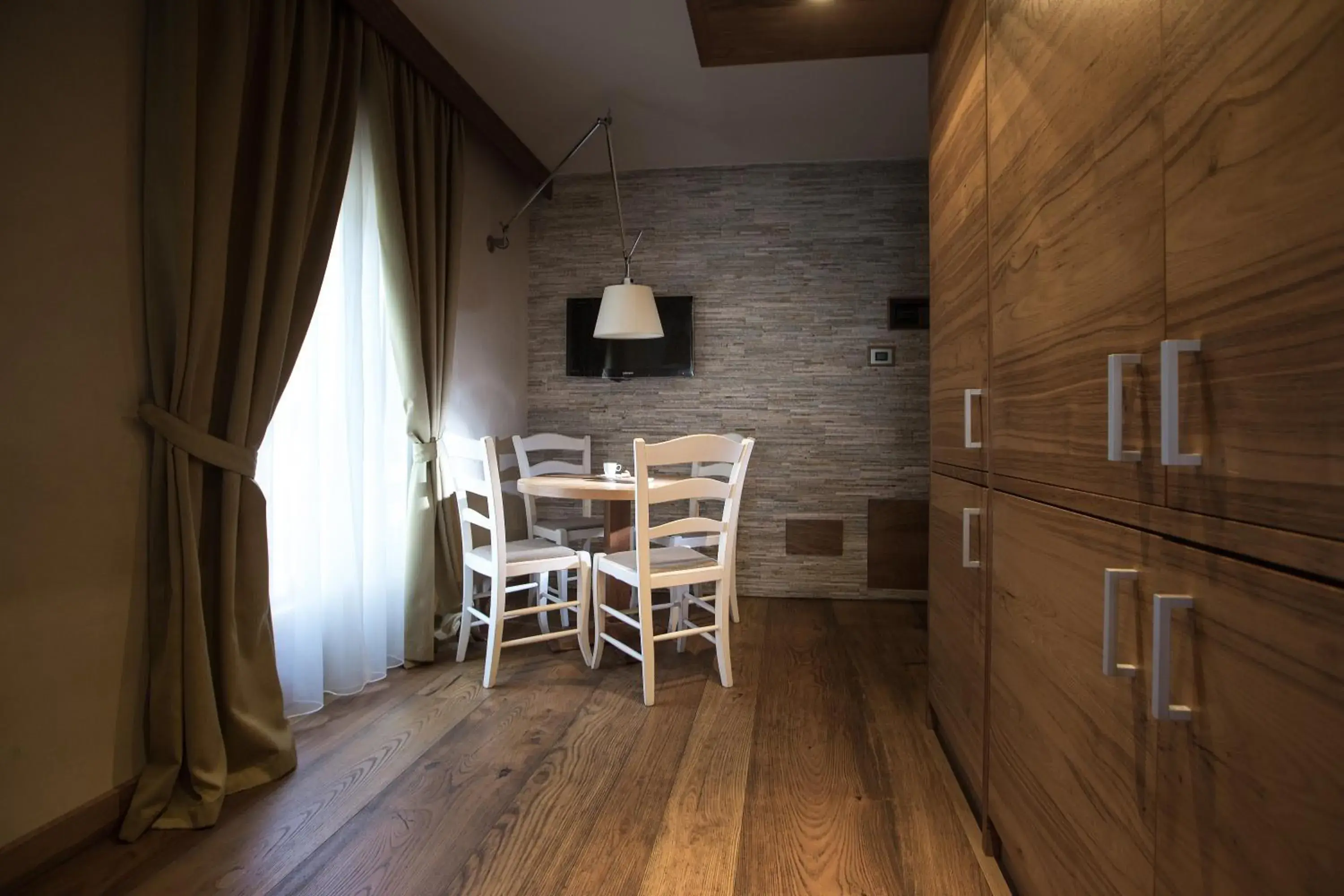 Kitchen or kitchenette, Dining Area in Sottovento Luxury Hospitality