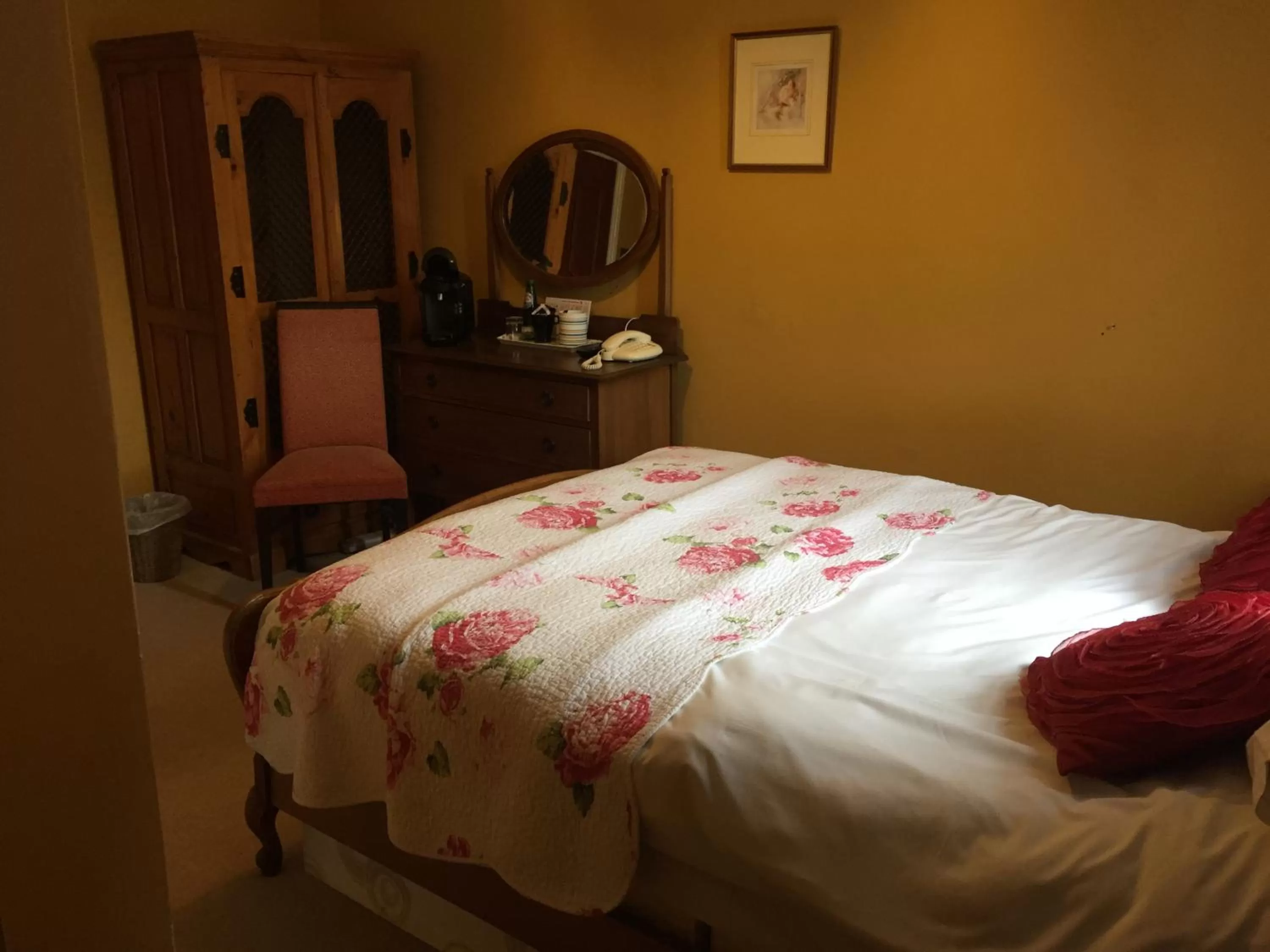 Bedroom, Bed in Wrangham House