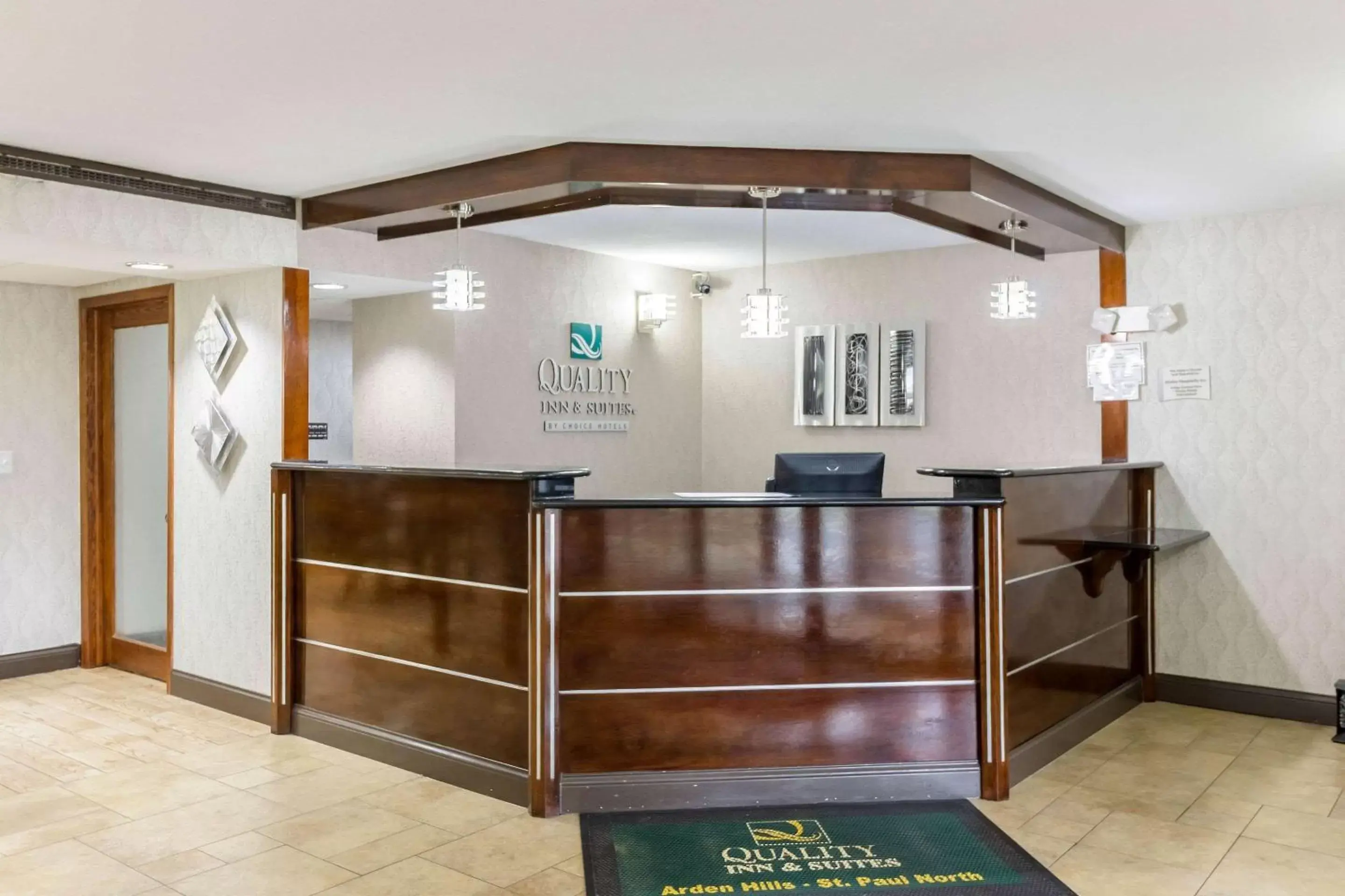 Lobby or reception, Lobby/Reception in Quality Inn and Suites - Arden Hills