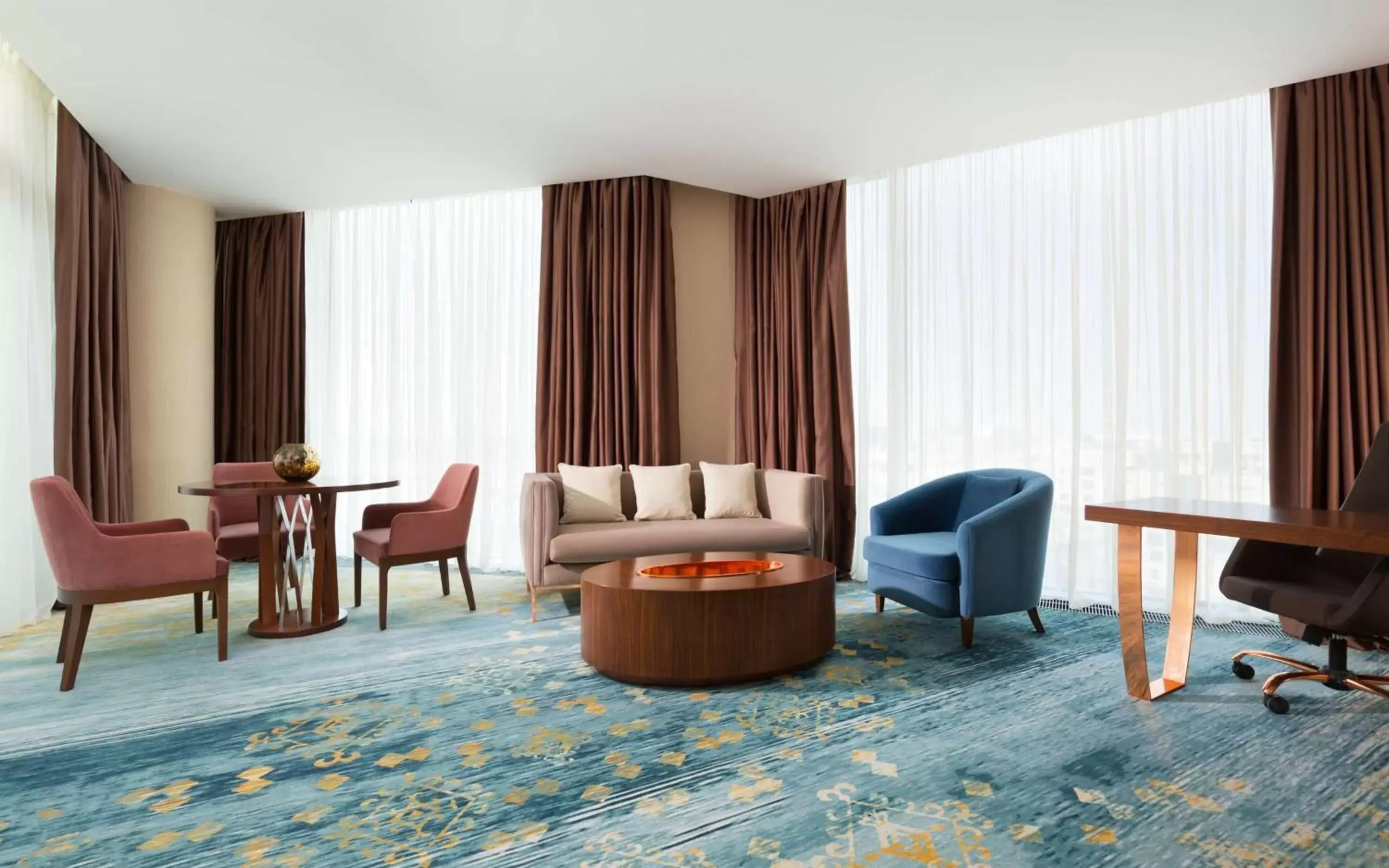 Bedroom, Seating Area in Hilton Astana