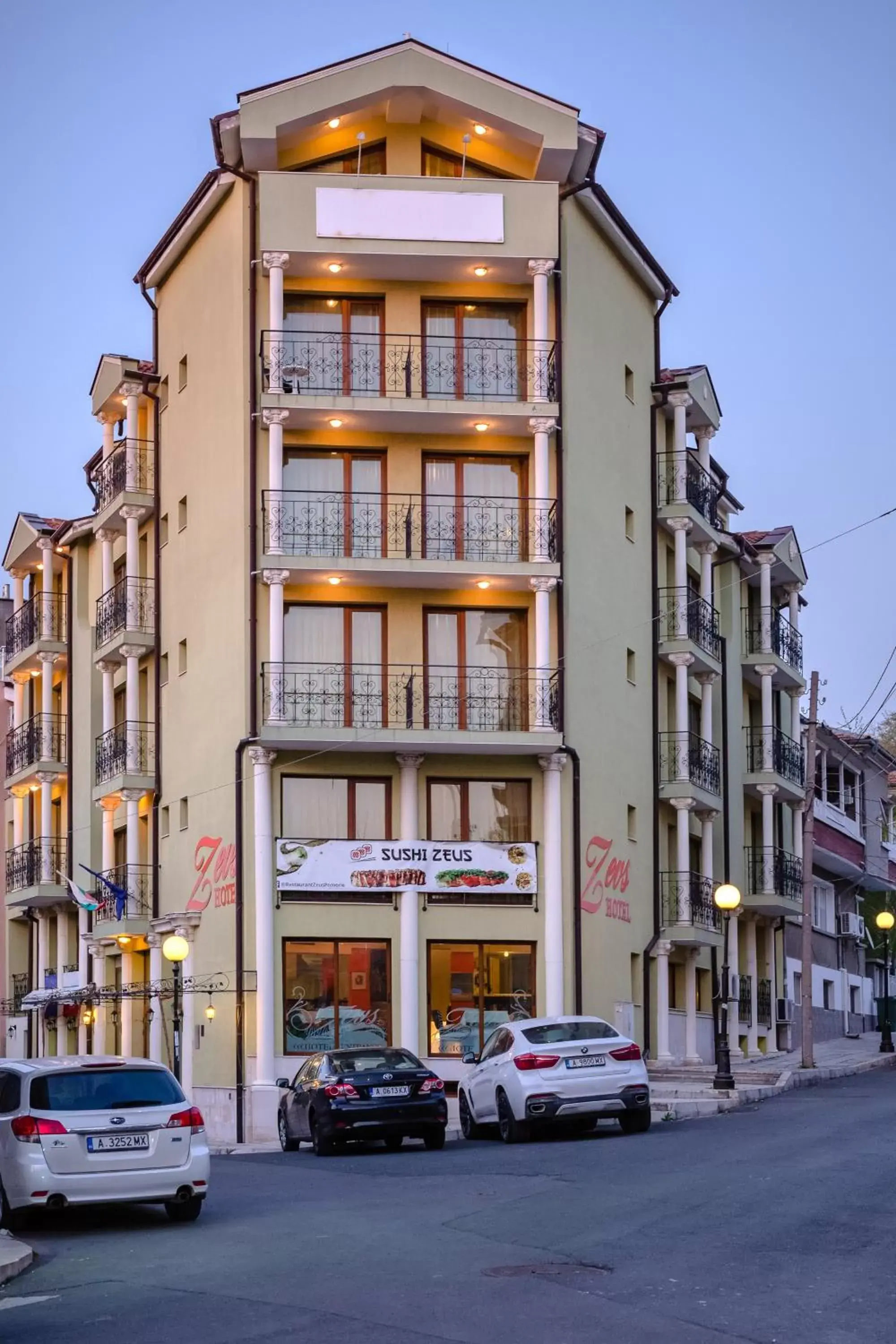 Facade/entrance, Property Building in Hotel Zeus