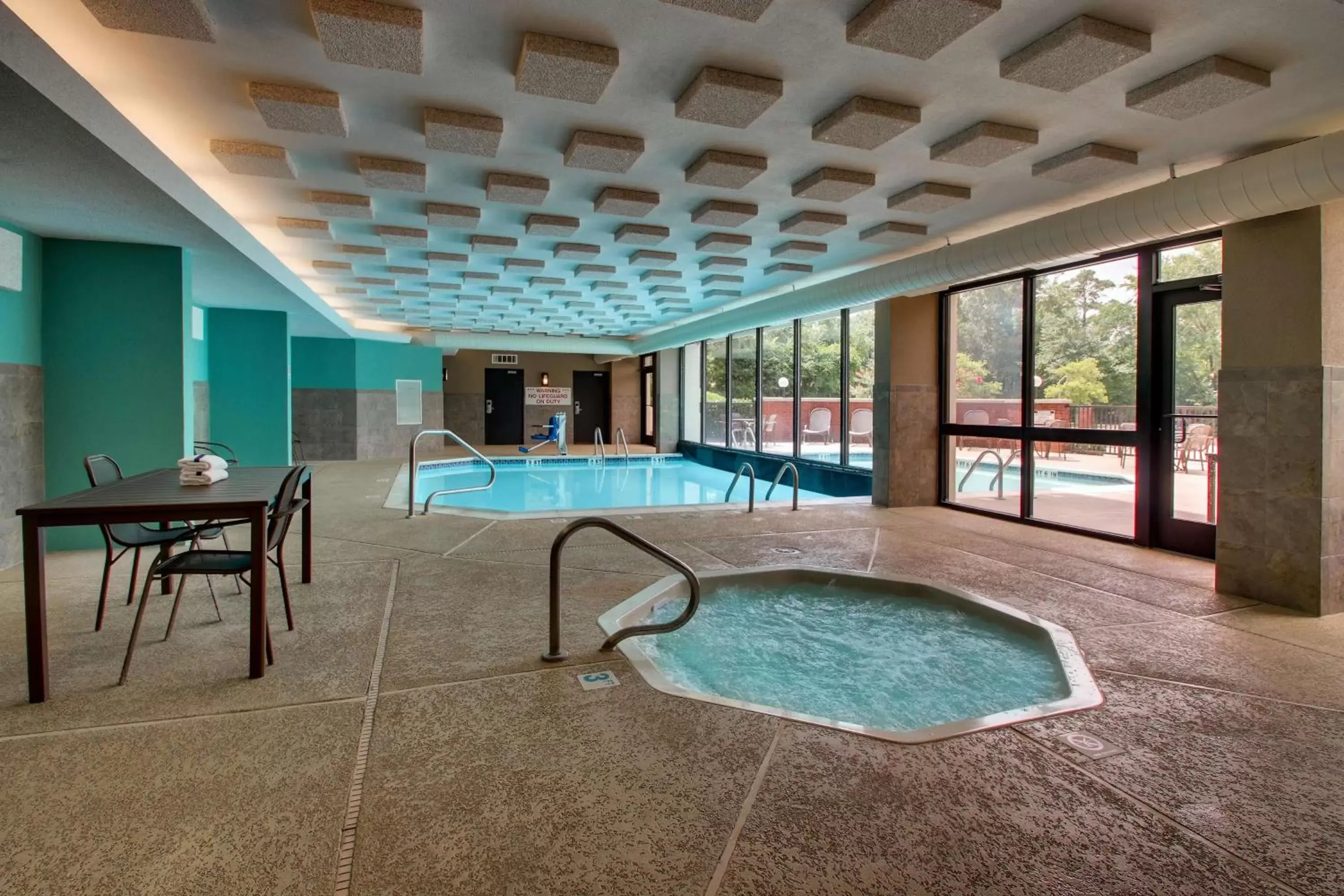 Activities, Swimming Pool in Drury Inn & Suites Houston The Woodlands