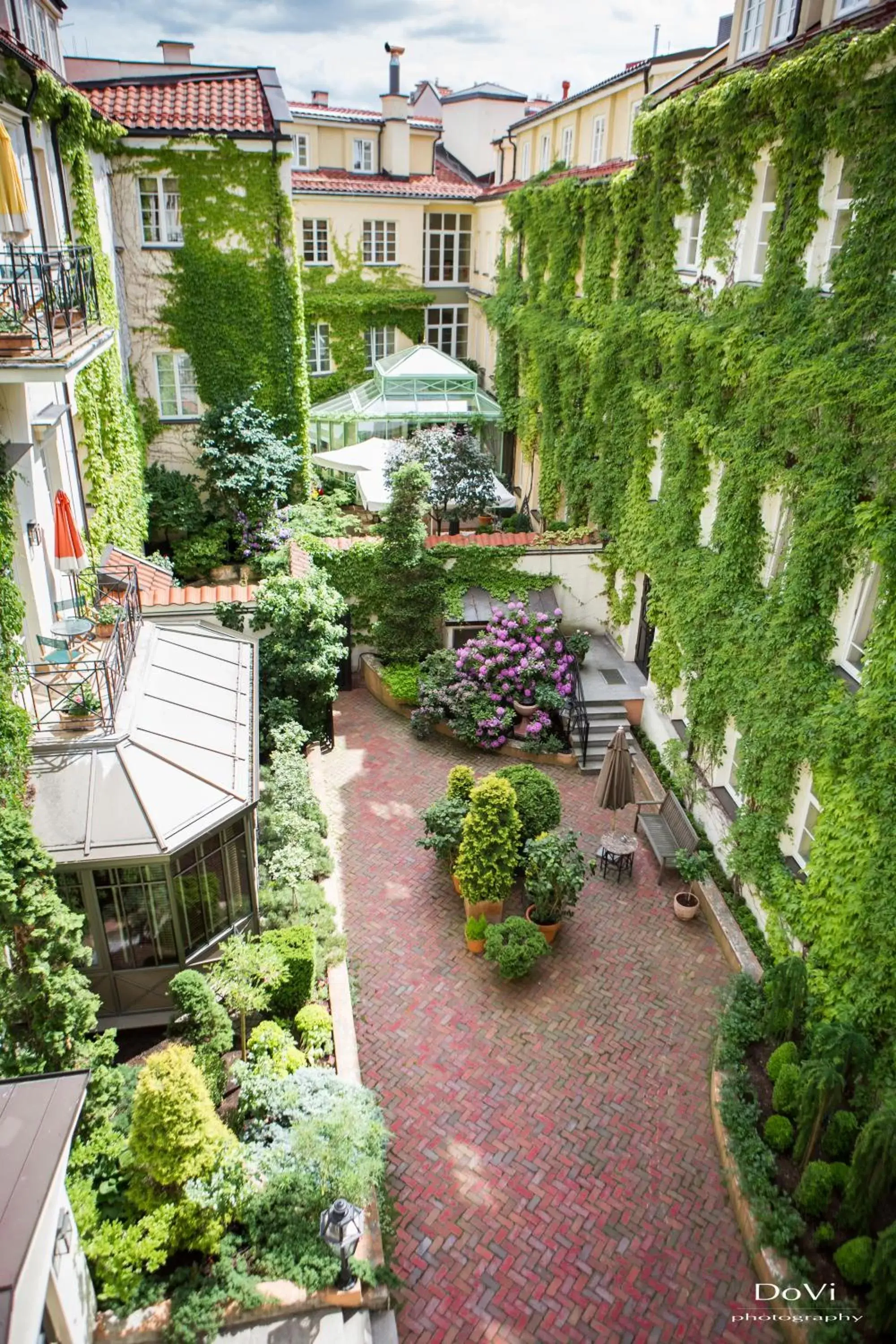 Property building, Bird's-eye View in Relais & Châteaux Stikliai Hotel