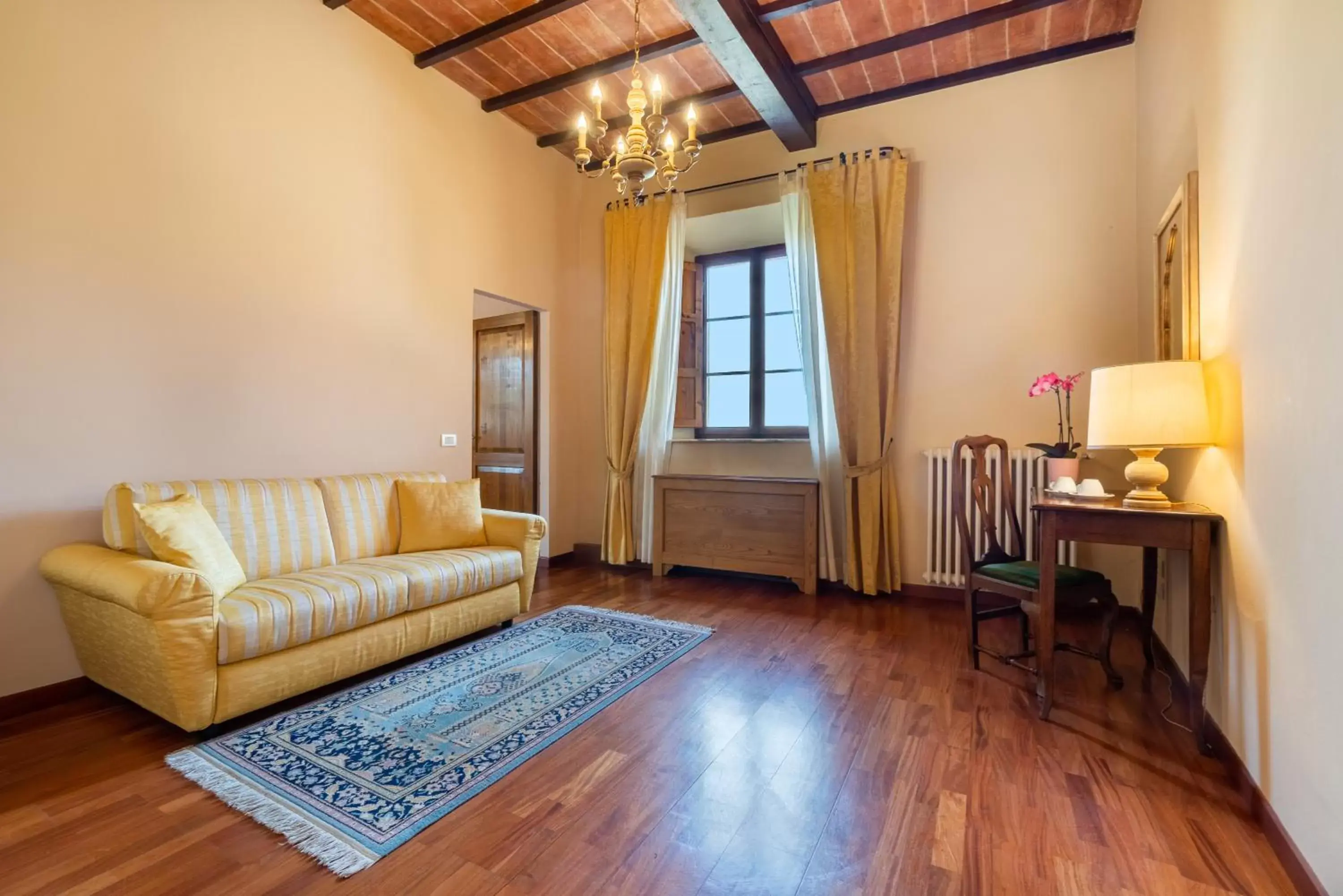Bedroom, Seating Area in Certosa di Pontignano Residenza d'Epoca