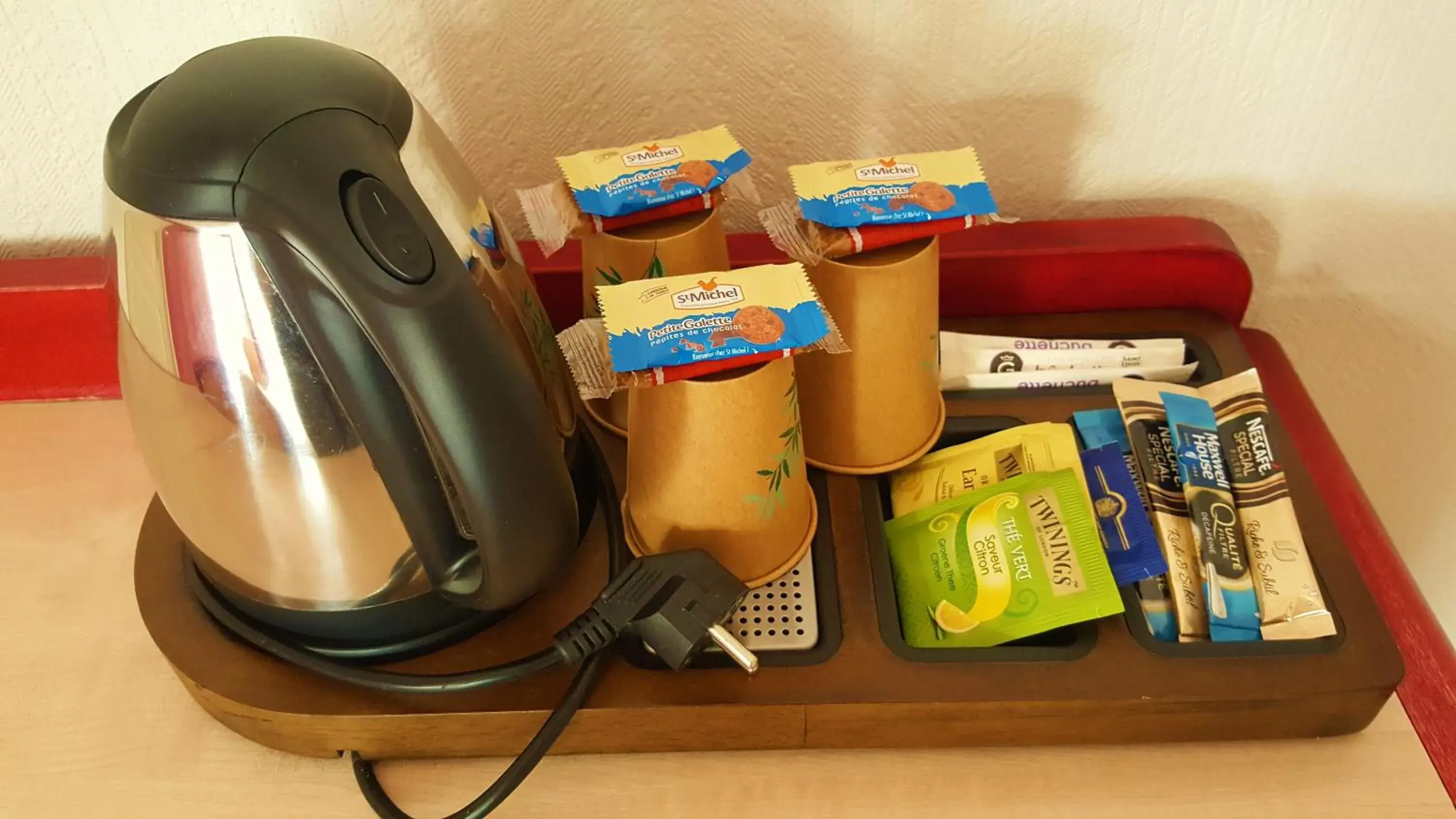 Coffee/tea facilities in Modern'Hotel