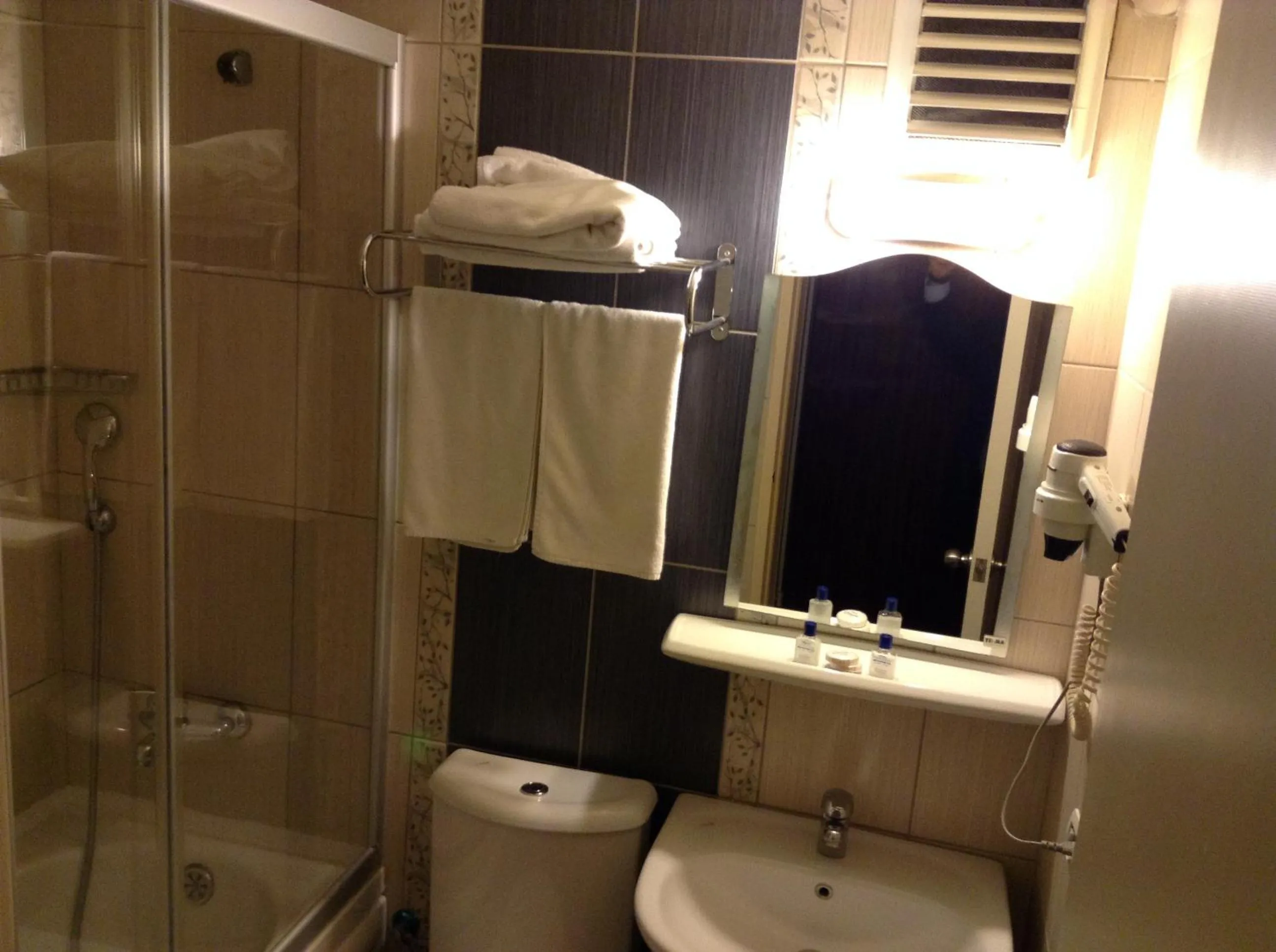 Bathroom in Tayhan Hotel