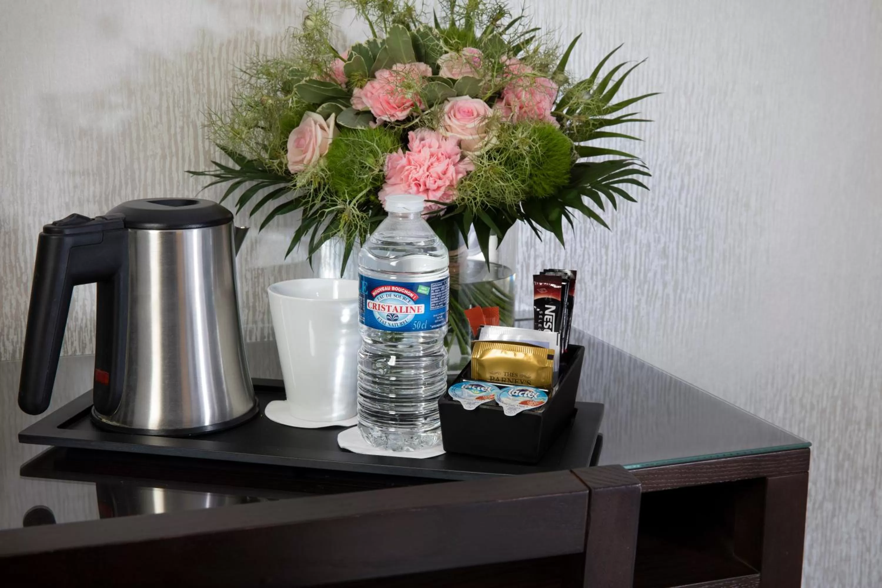 Toilet in Hôtel Albert 1er Paris Lafayette