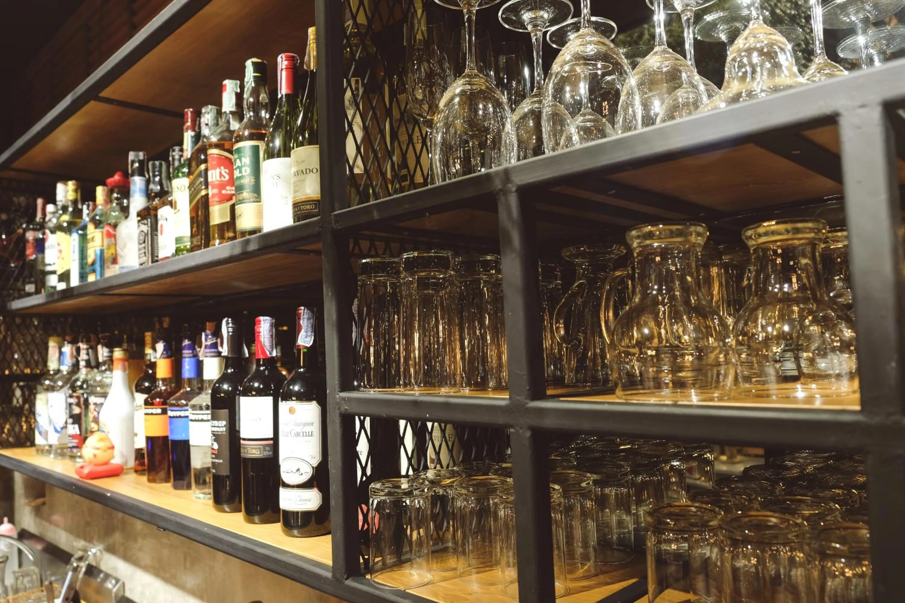 Restaurant/places to eat in Tapae Gate Villa