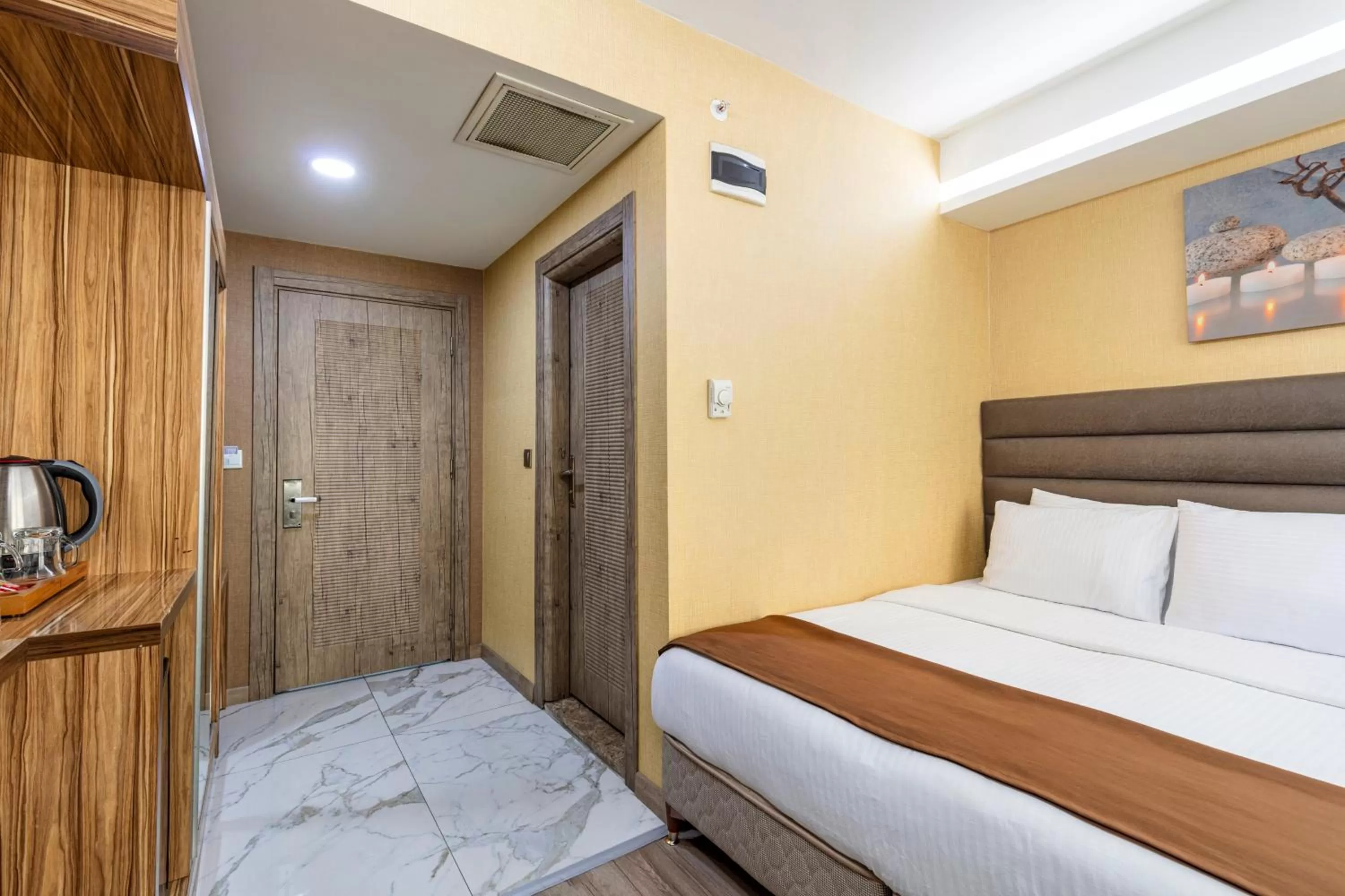 Photo of the whole room, Bed in Dem İstanbul Airport Hotel