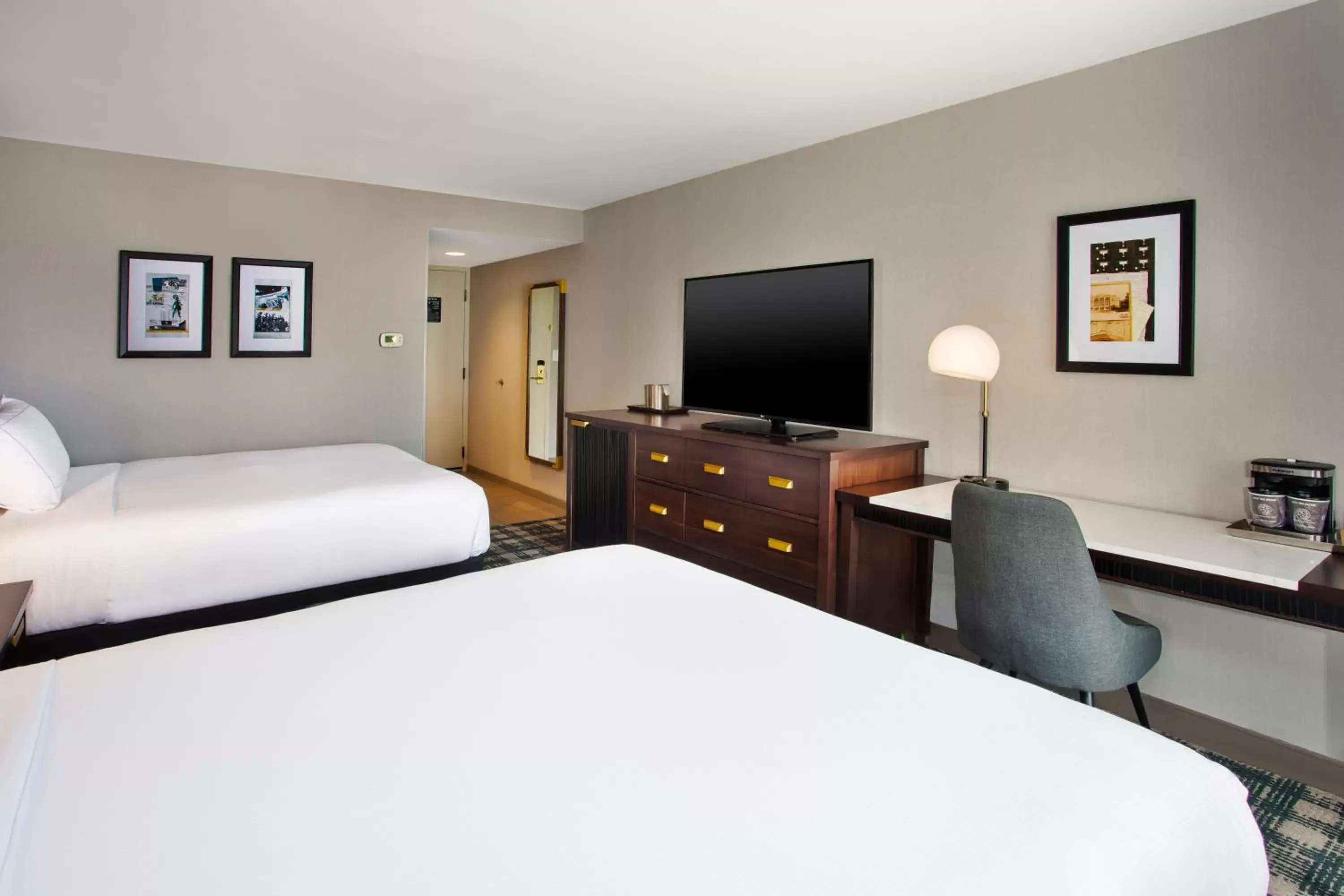 Bed in DoubleTree by Hilton Lansing