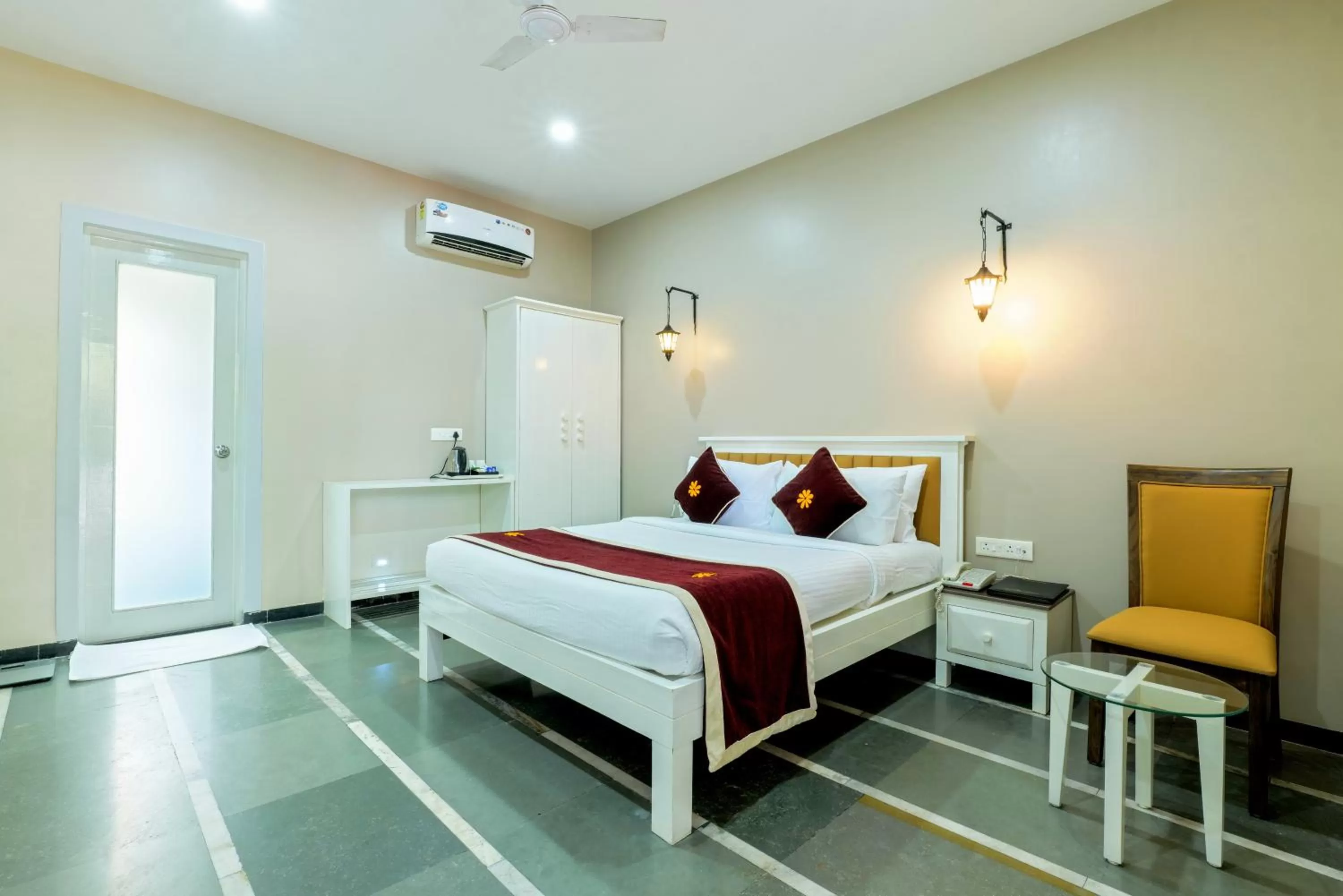 Bed in Gold Beach Villa