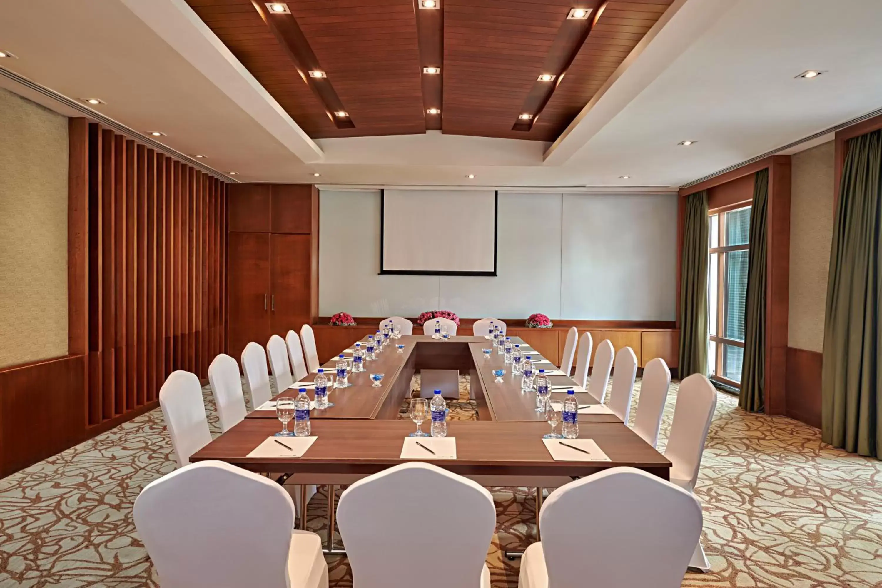 Meeting/conference room in Radisson Blu Resort & Spa Alibaug