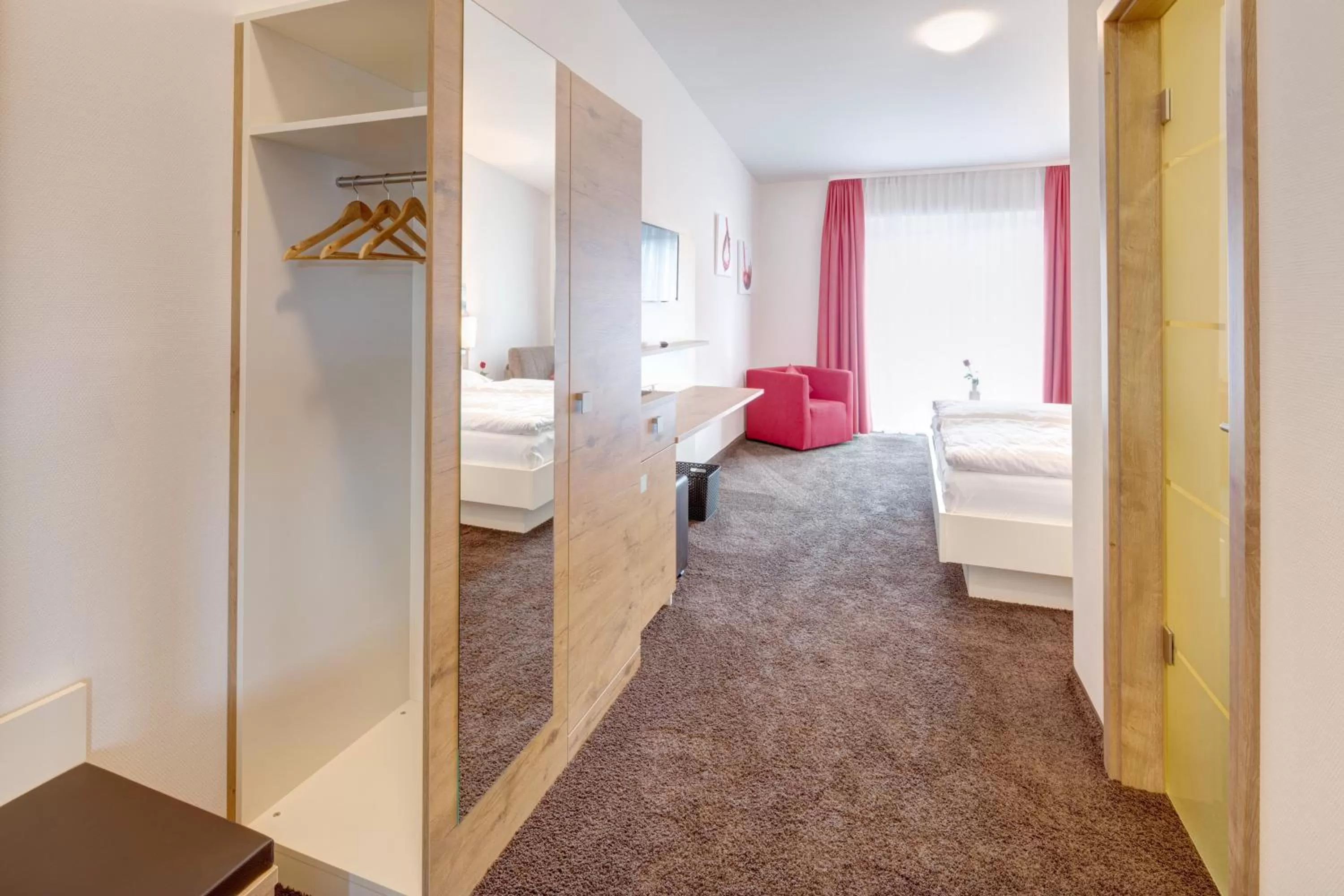 Photo of the whole room, Bed in Vinotel Heinz J. Schwab