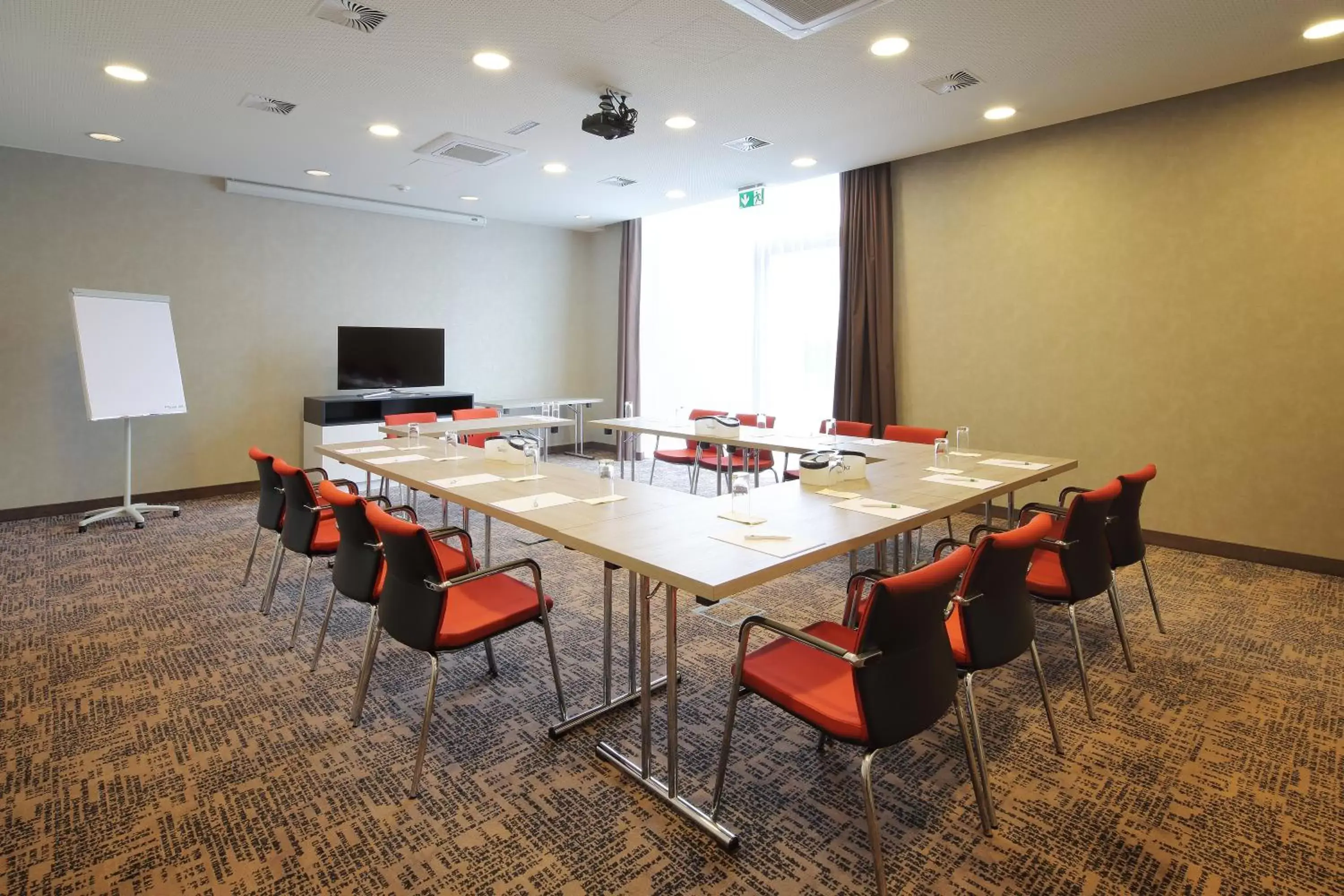 Meeting/conference room in Holiday Inn Express Friedrichshafen, an IHG Hotel