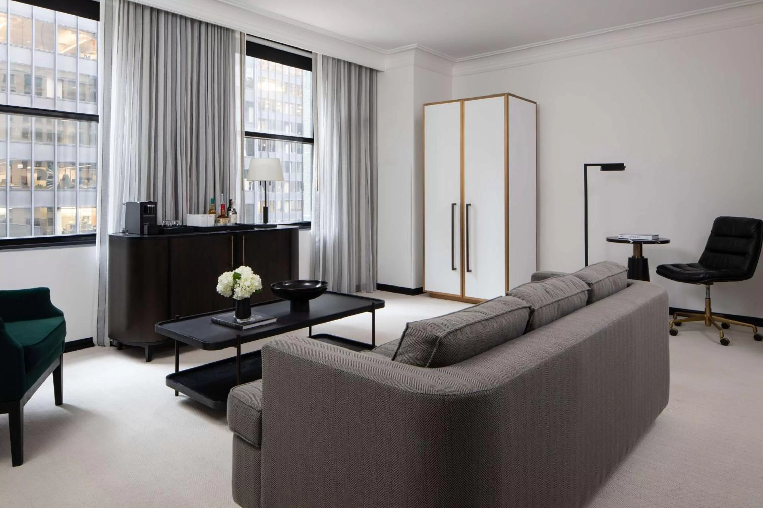 Bedroom in Pendry Chicago