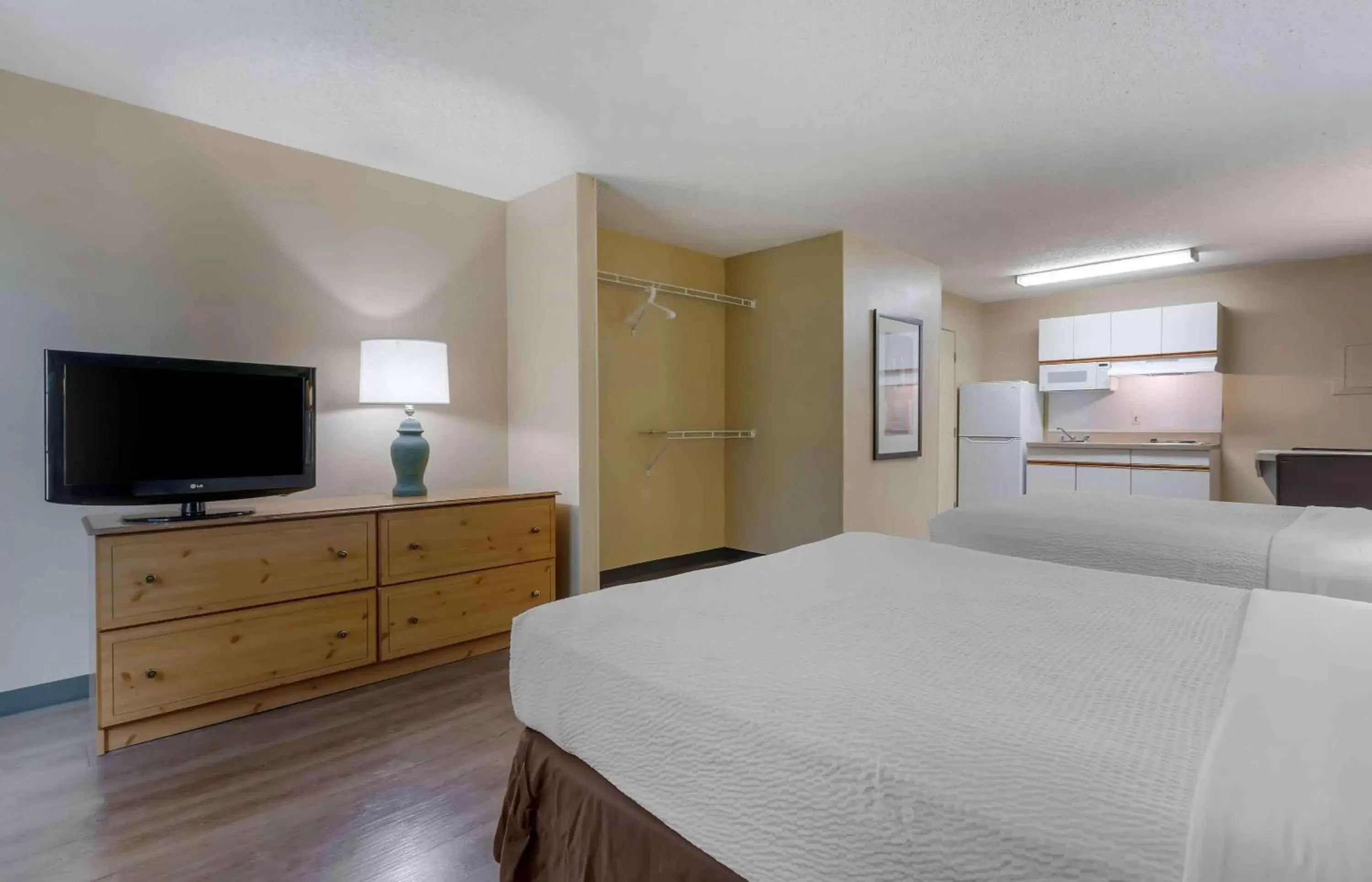 Bedroom, Bed in Extended Stay America Suites - San Ramon - Bishop Ranch - West