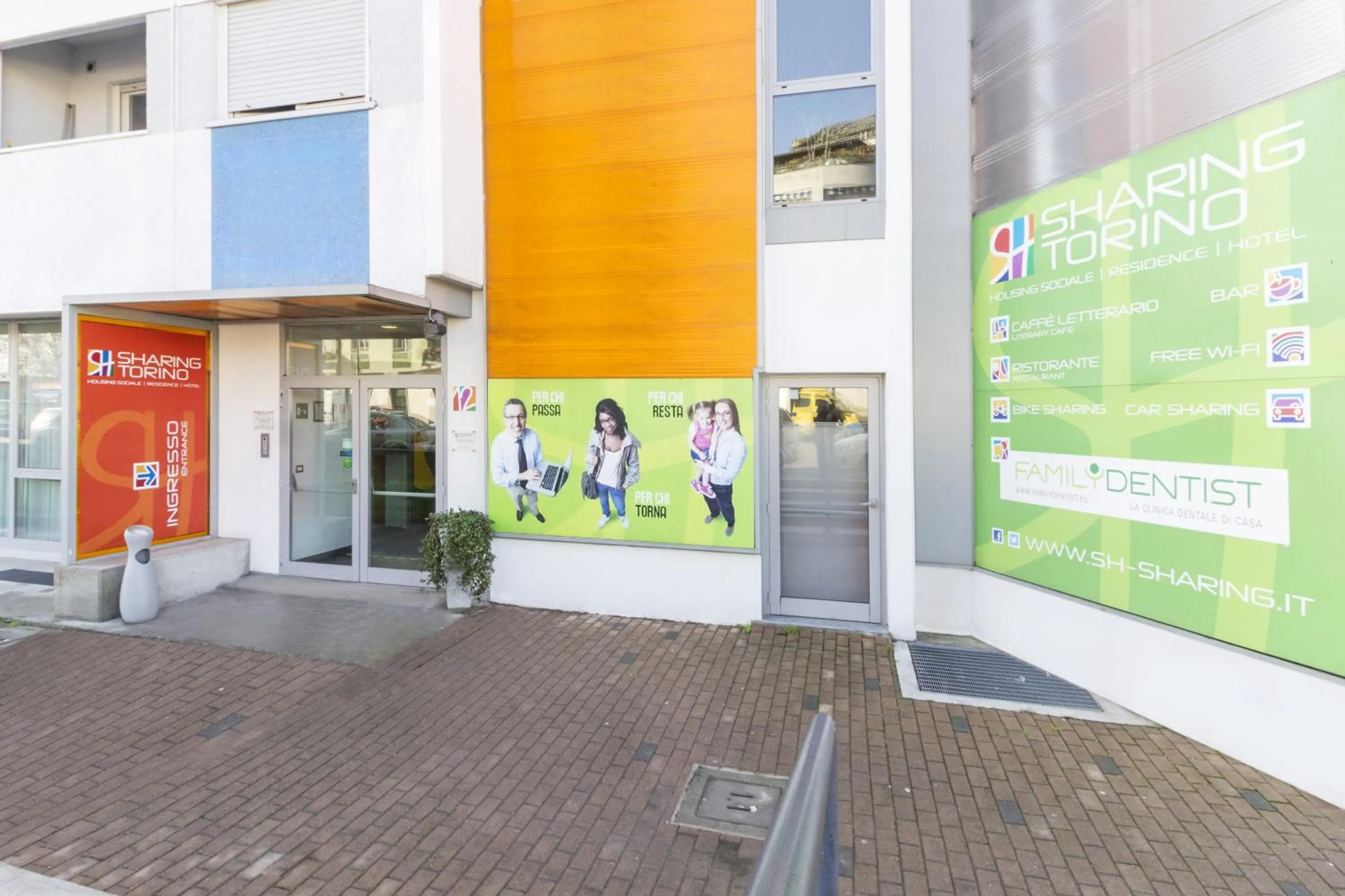 Facade/entrance in Hotel Sharing