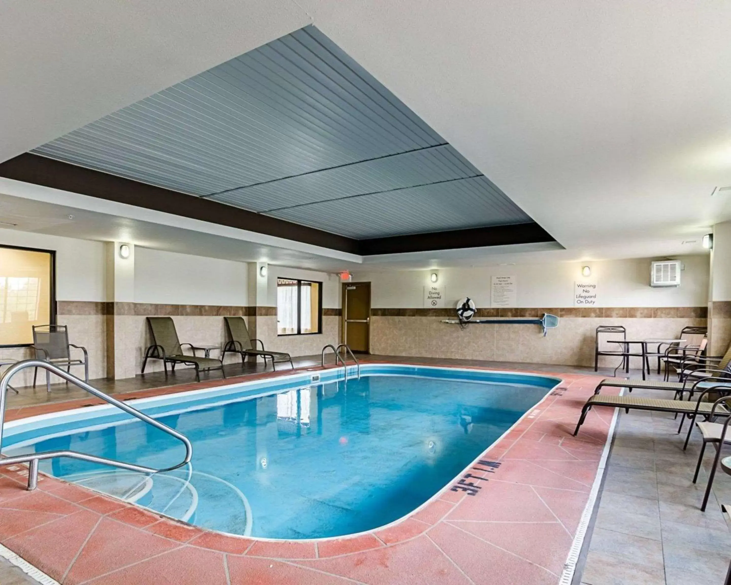 On site, Swimming Pool in Comfort Inn & Suites Lawrence
