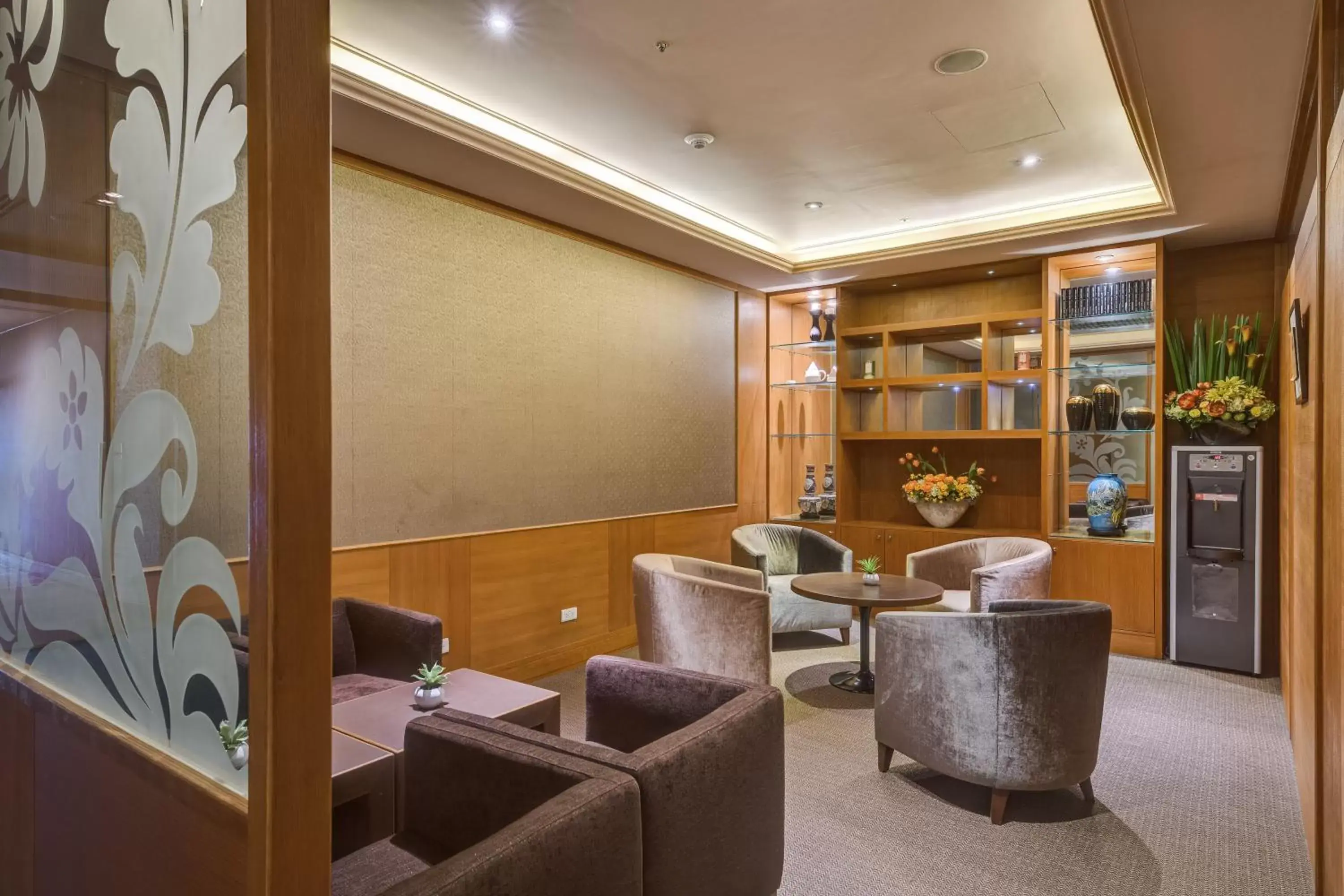 Seating area, Lobby/Reception in Fuji Grand Hotel