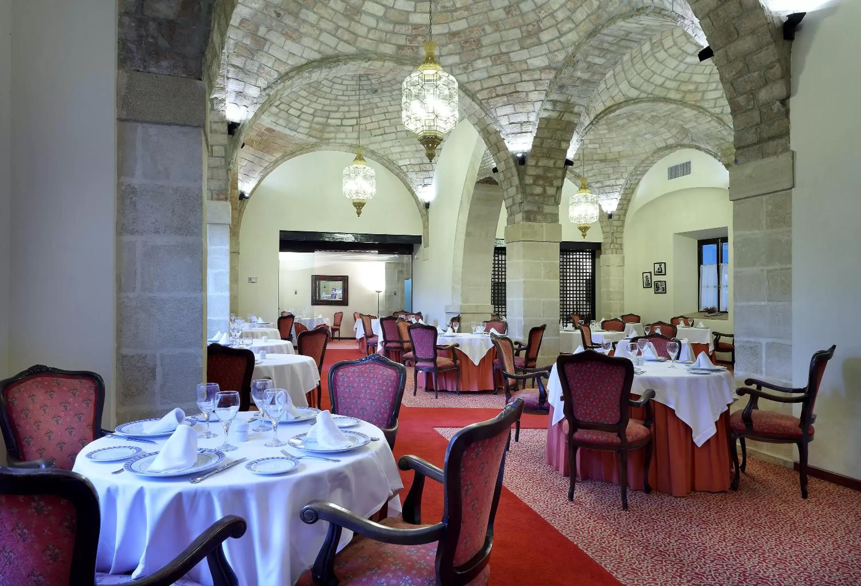 Restaurant/Places to Eat in Crisol Monasterio de San Miguel