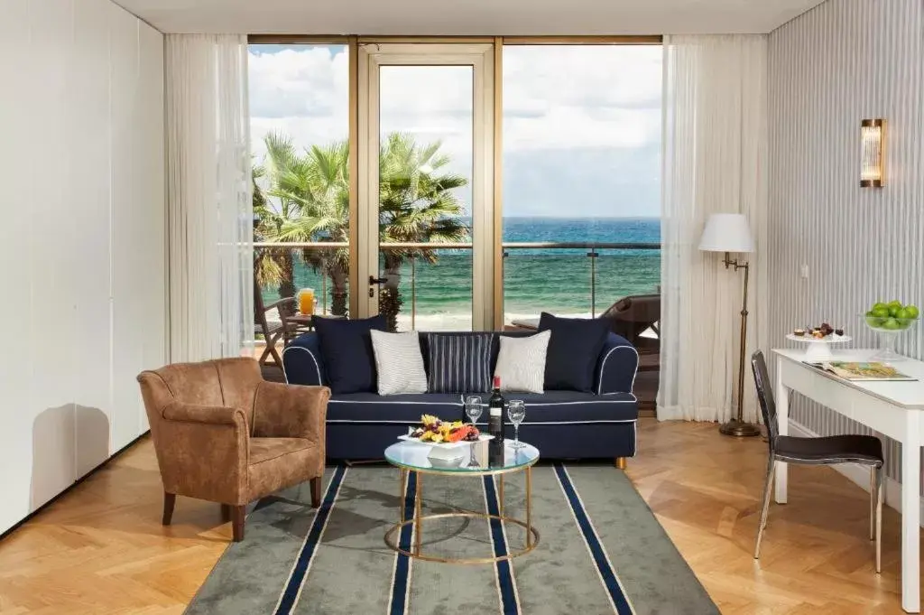 Balcony/Terrace, Seating Area in Daniel Herzliya Hotel