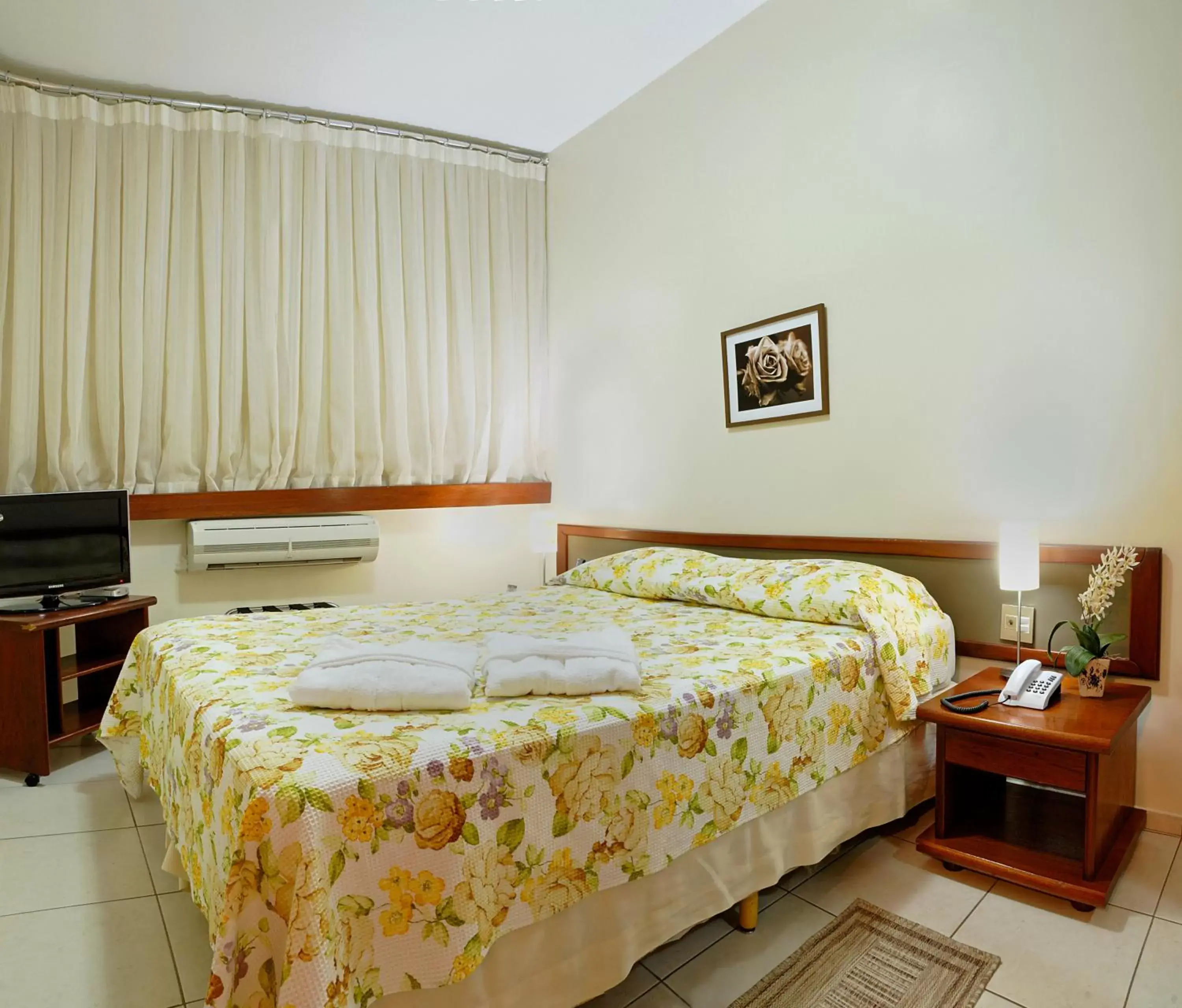 Bed in Hotel Flat Bassano Vaccarini