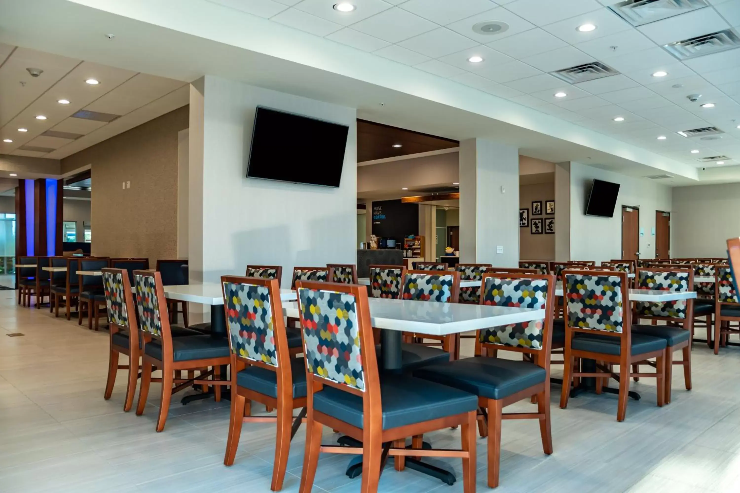 Breakfast, Restaurant/Places to Eat in Holiday Inn Express & Suites Orlando- Lake Buena Vista, an IHG Hotel