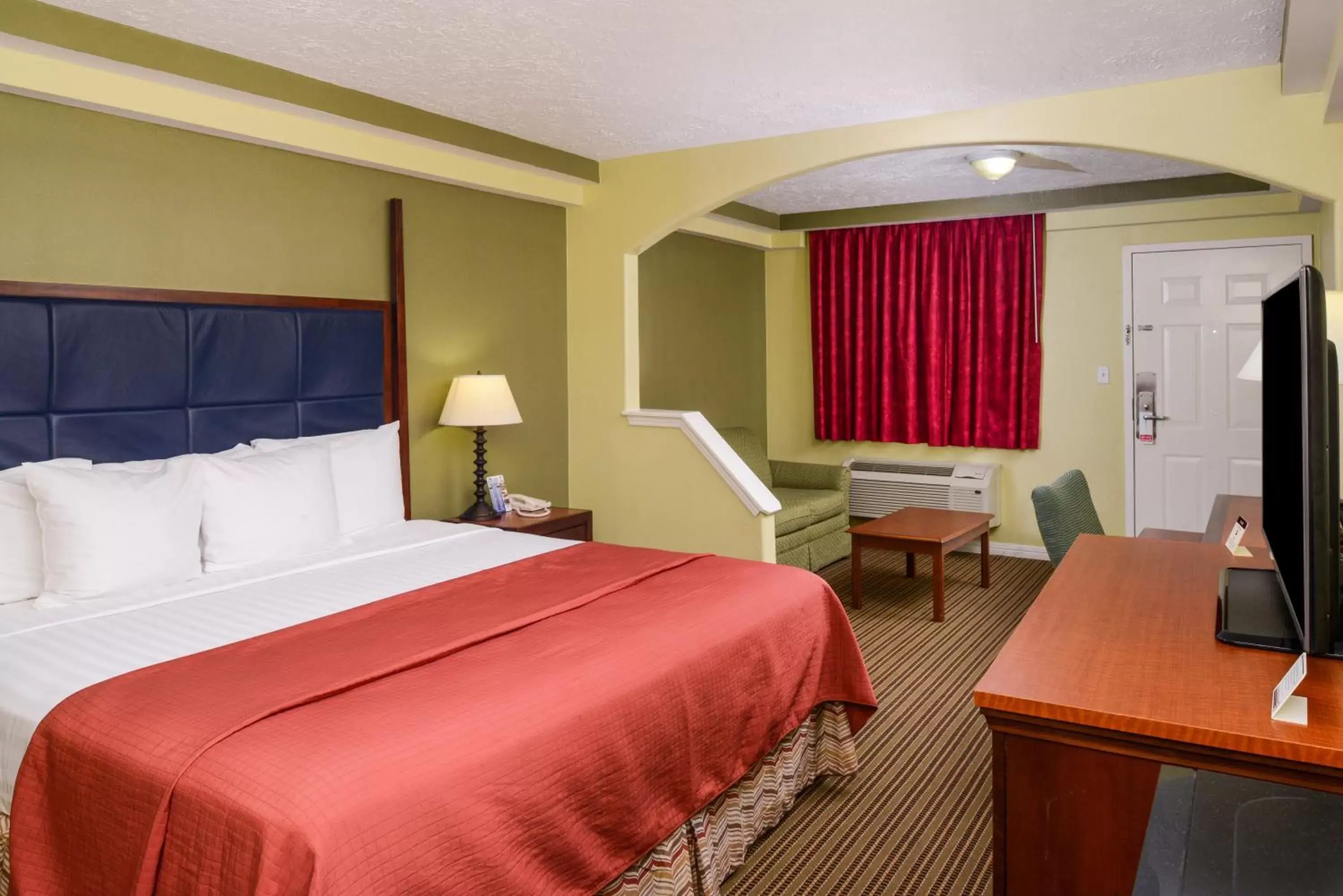 Bed in Americas Best Value Inn & Suites Waller Prairie View