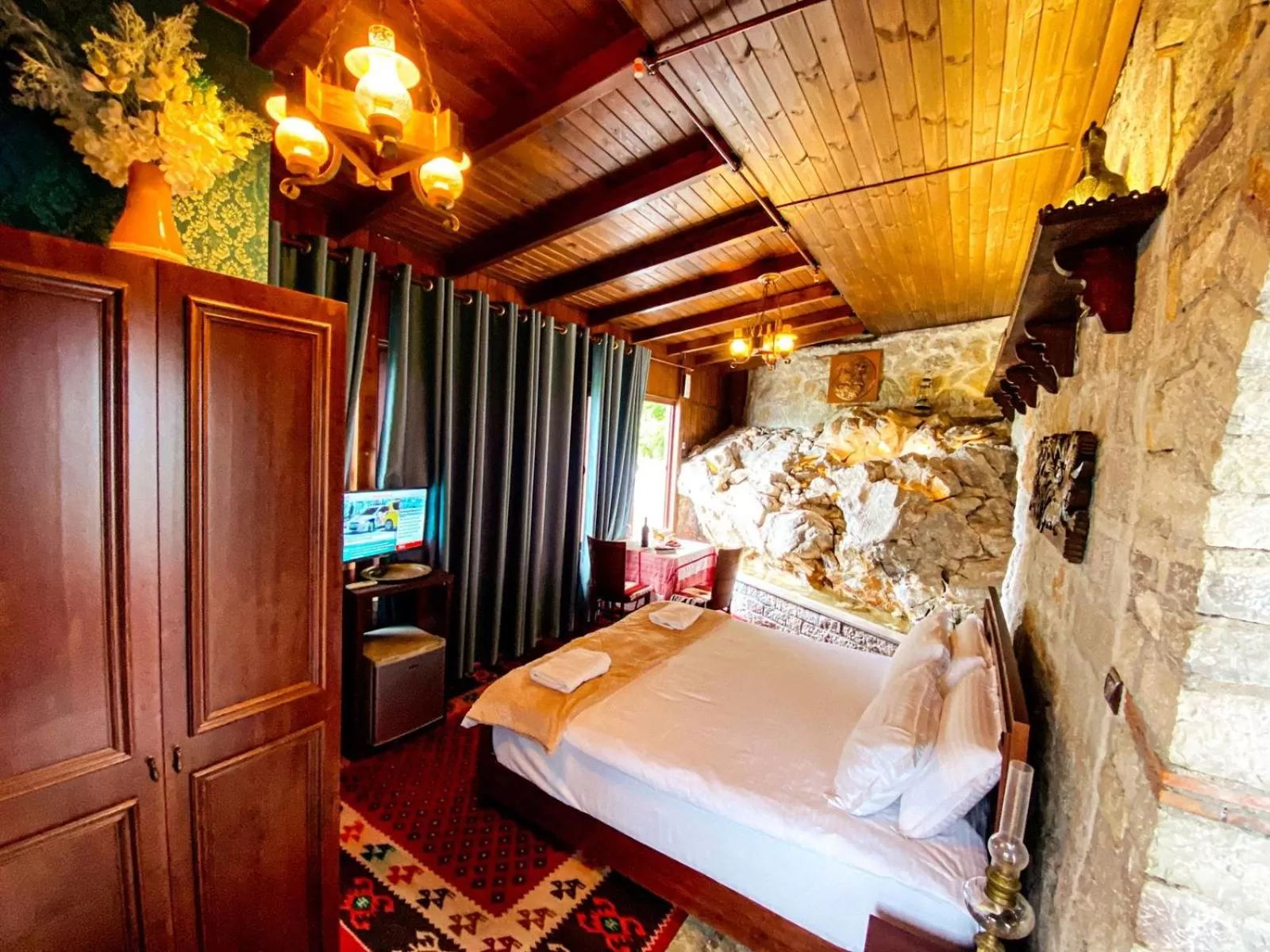 Double Room in Hotel Iliria