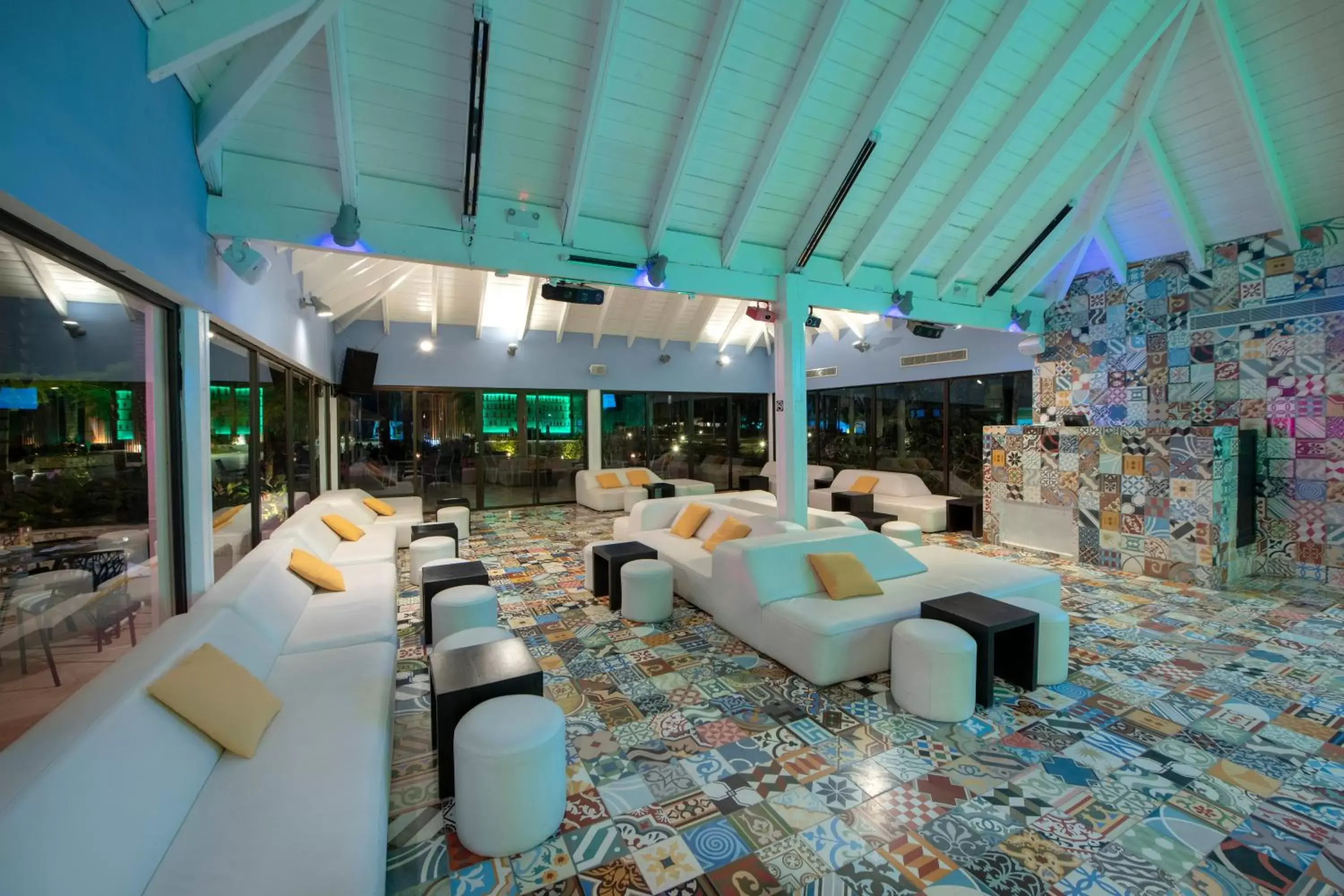 Lounge or bar in Viva V Samana by Wyndham, A Trademark Adults All Inclusive