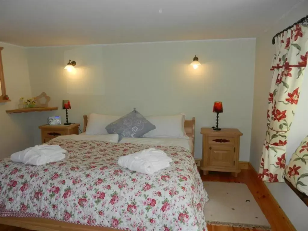 Bedroom, Bed in Armidale Cottages B&B