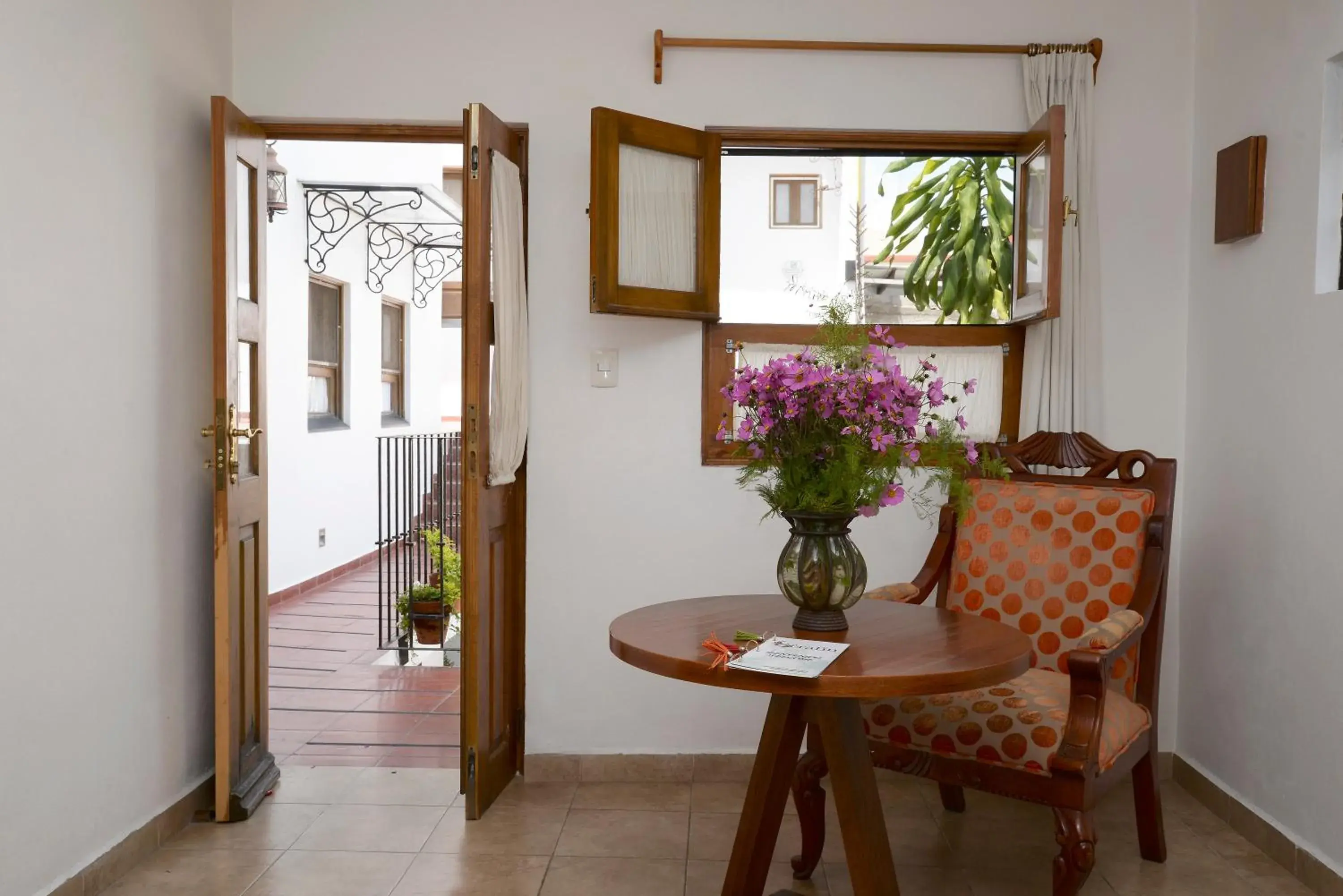 Seating area in El Serafin Hotel Boutique