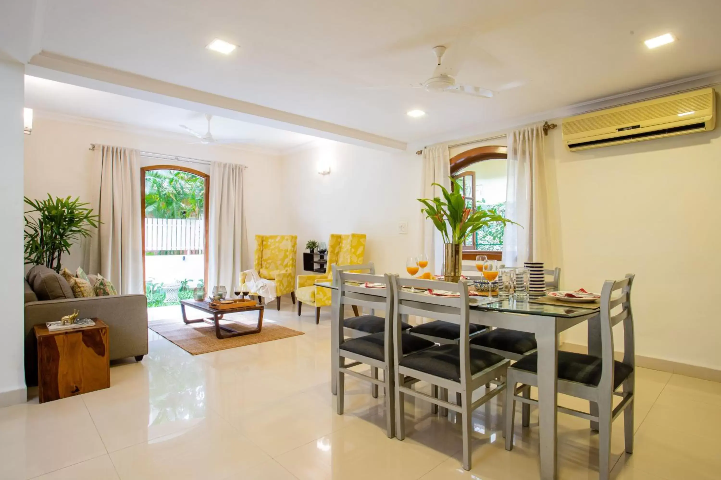 Living room, Dining Area in Aguada Anchorage - The Villa Resort